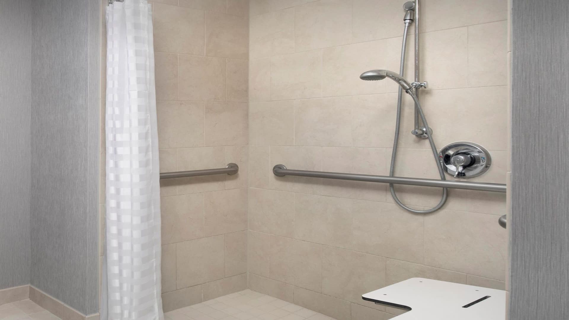 第 3，共 4 Hyatt Place Houston/Sugar Land Roll In Shower