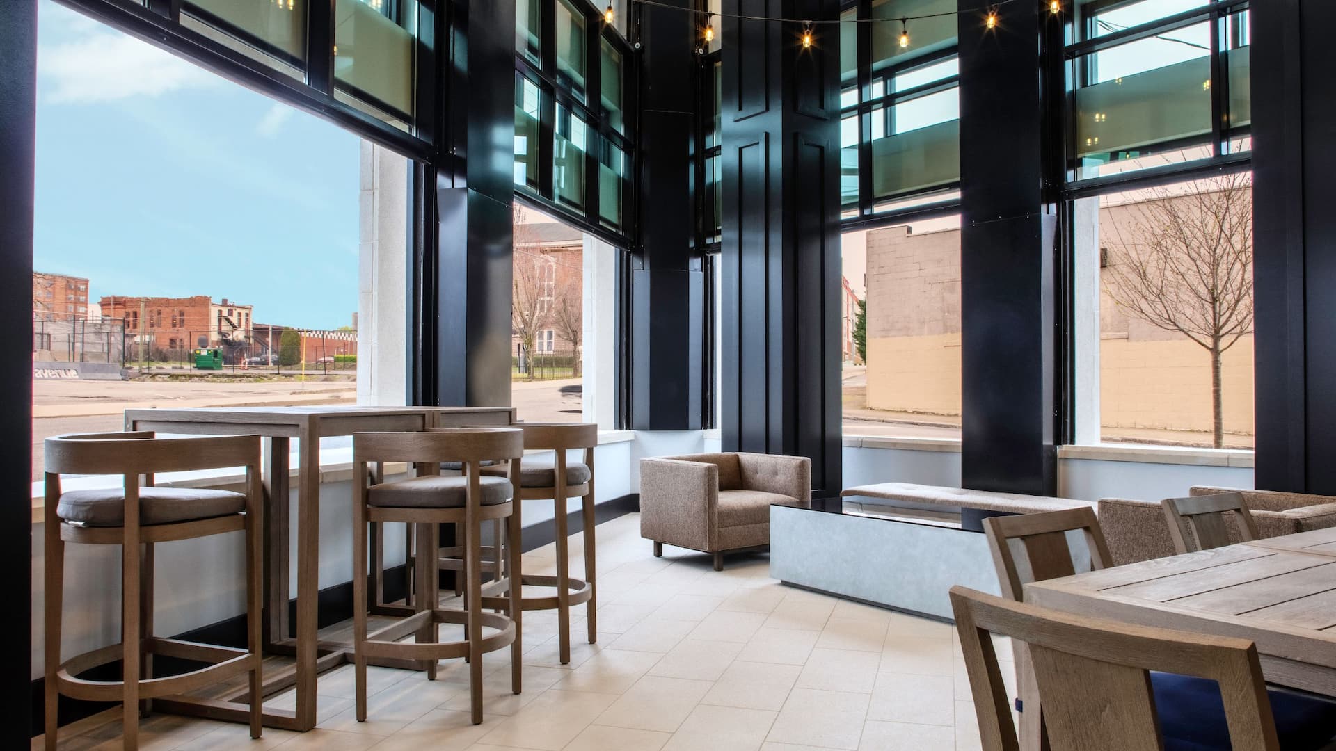 Hyatt House Nashville / Downtown - SoBro Bar Seating
