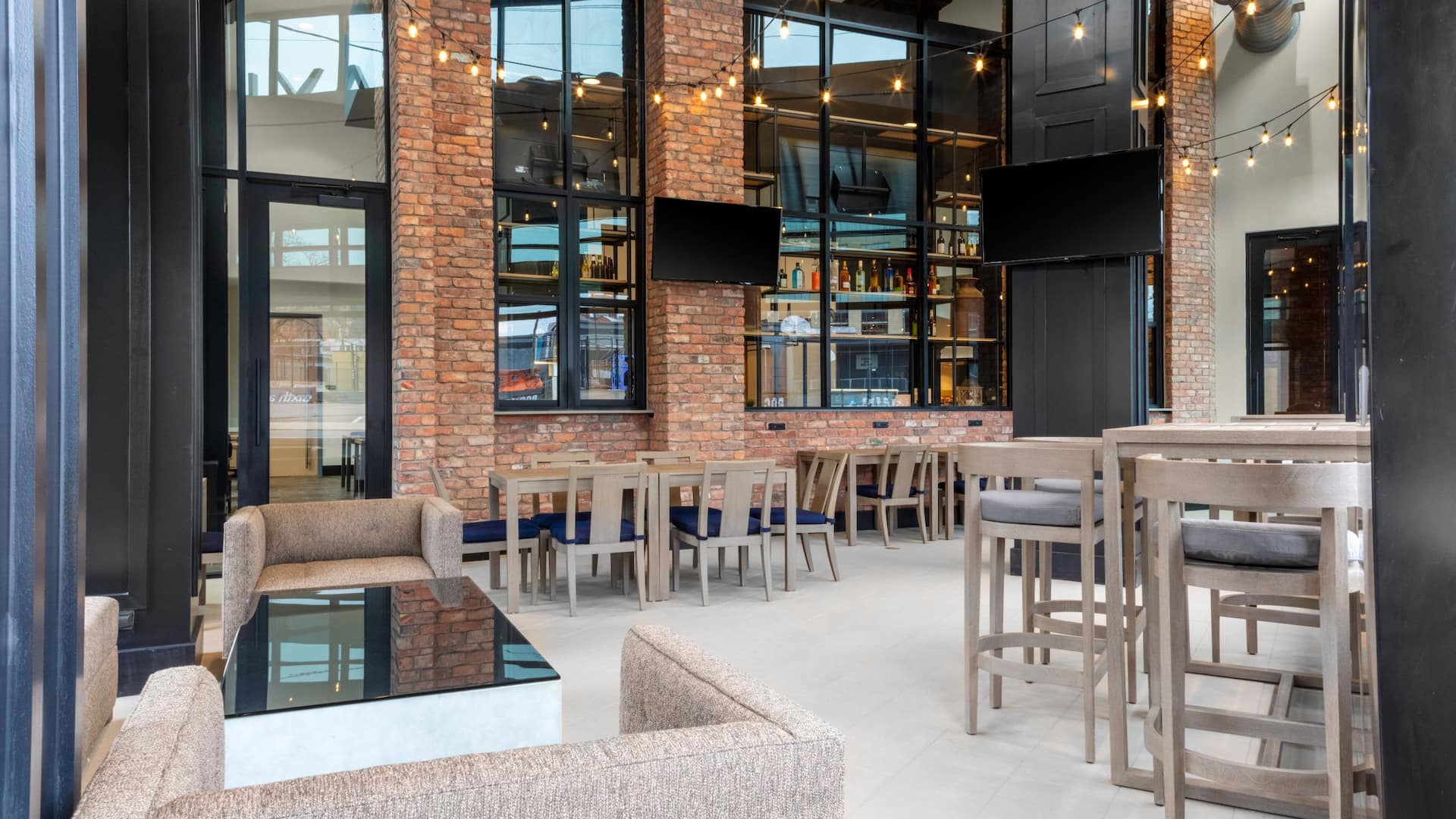 Hyatt House Nashville / Downtown - SoBro Bar Seating