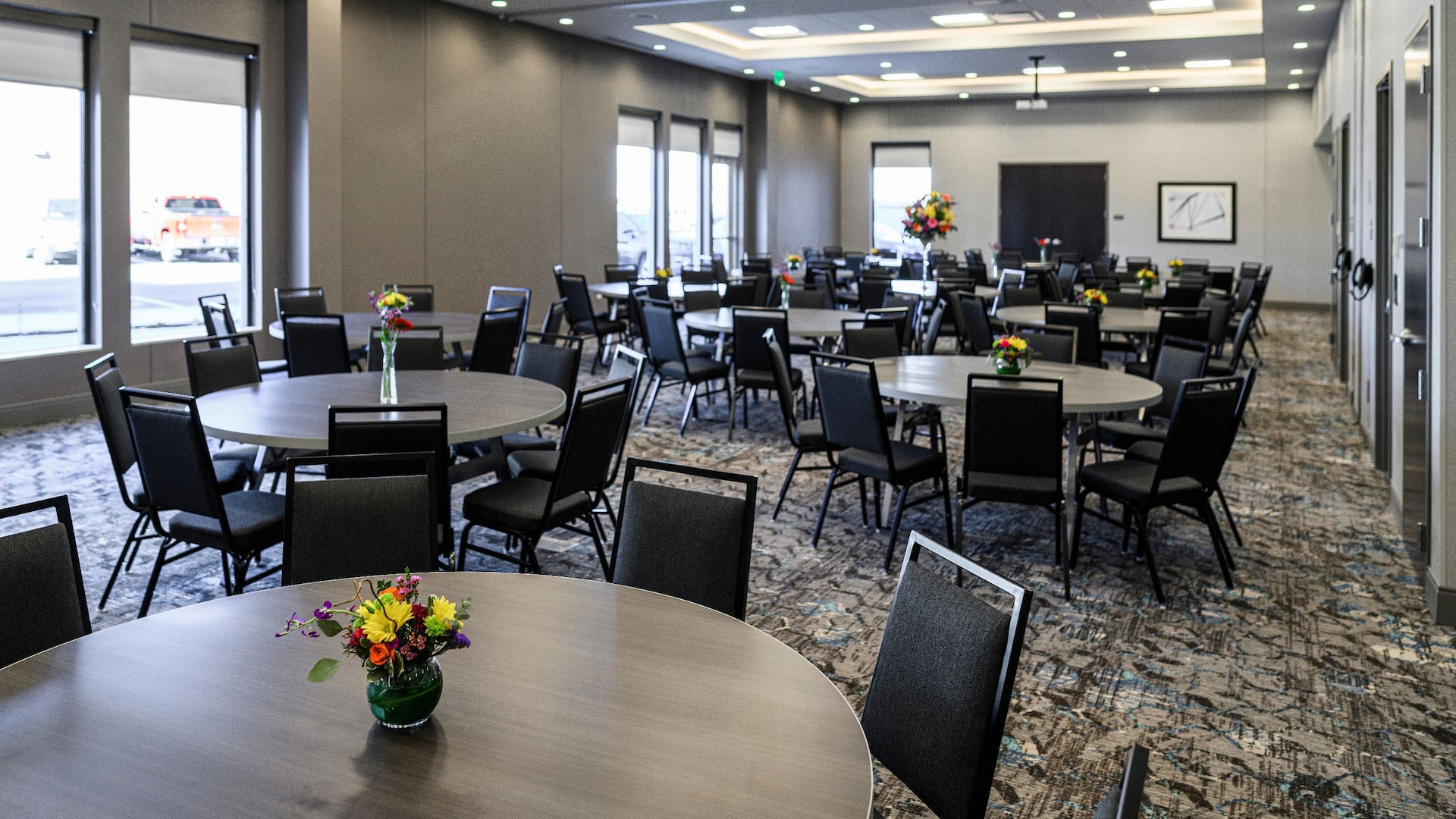 1 of 1 Meeting Room