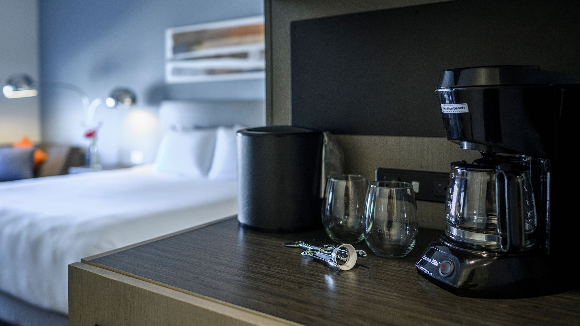 Hyatt House Indianapolis / Fishers King Den
