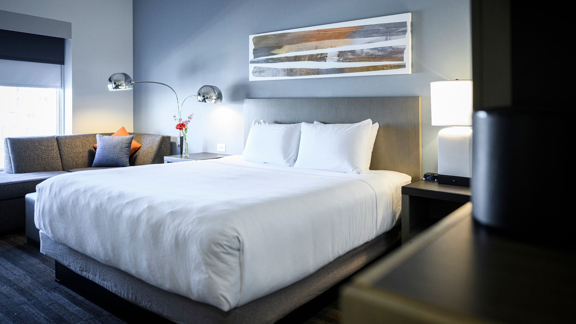 Hyatt House Indianapolis / Fishers King Den