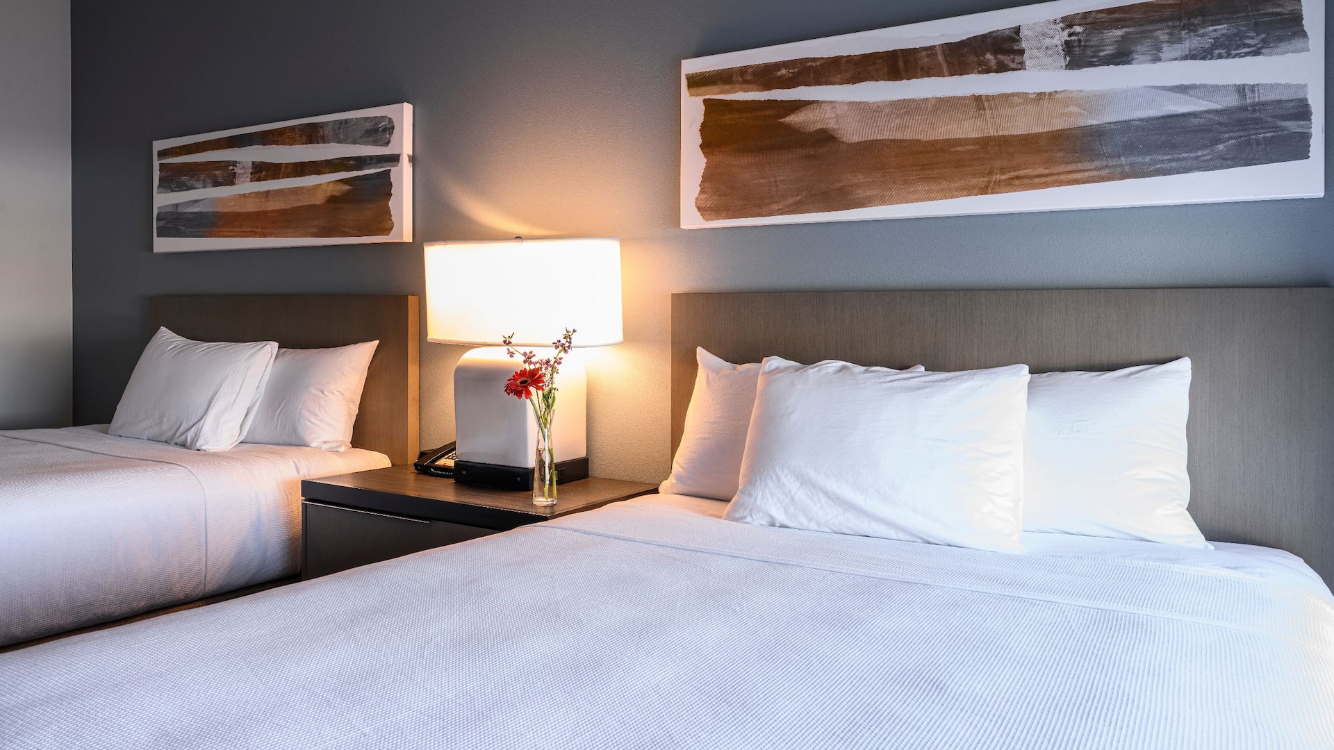 Hyatt House Indianapolis / Fishers Queen Den