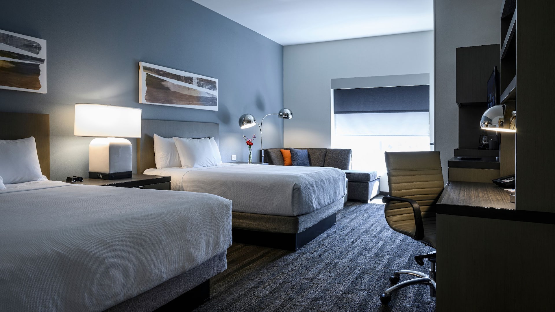 Hyatt House Indianapolis / Fishers Queen Den