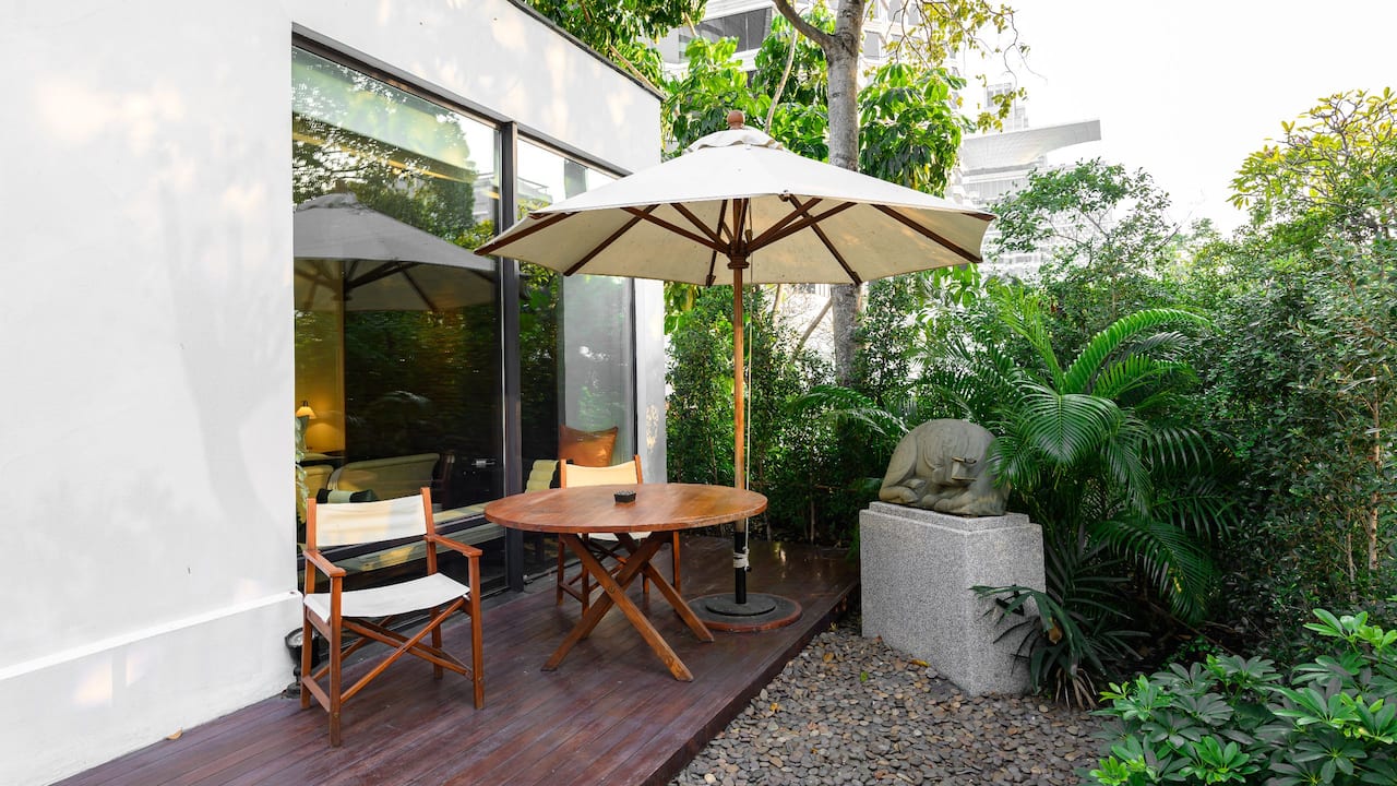 Garden Villa - Patio Sitting Area