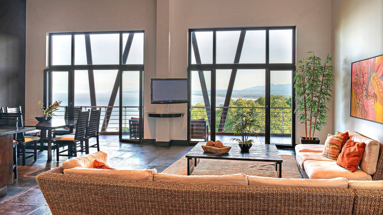 Penthouse Ocean View Suite