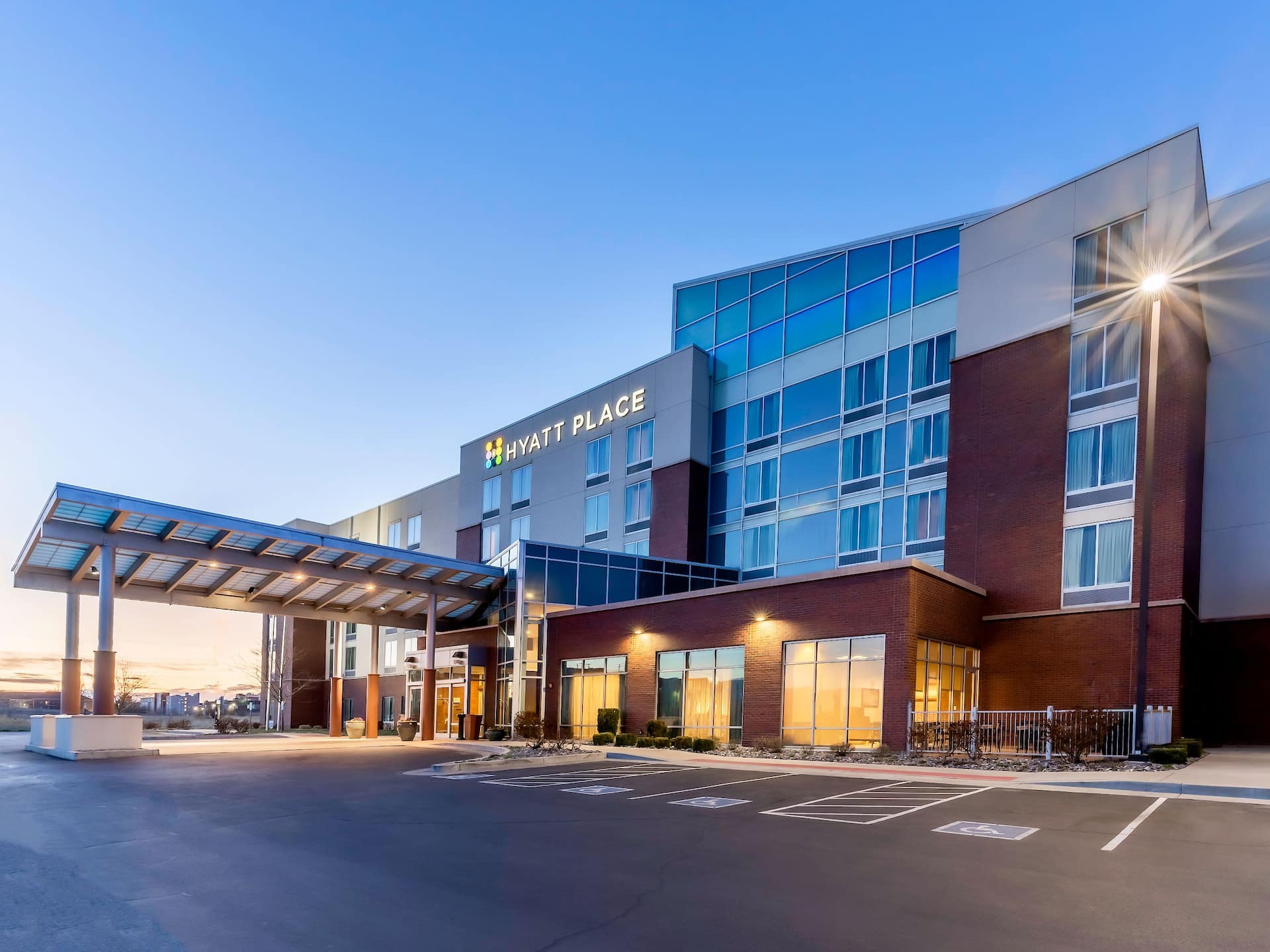 Hyatt Place Salt Lake City Airport Exterior Night