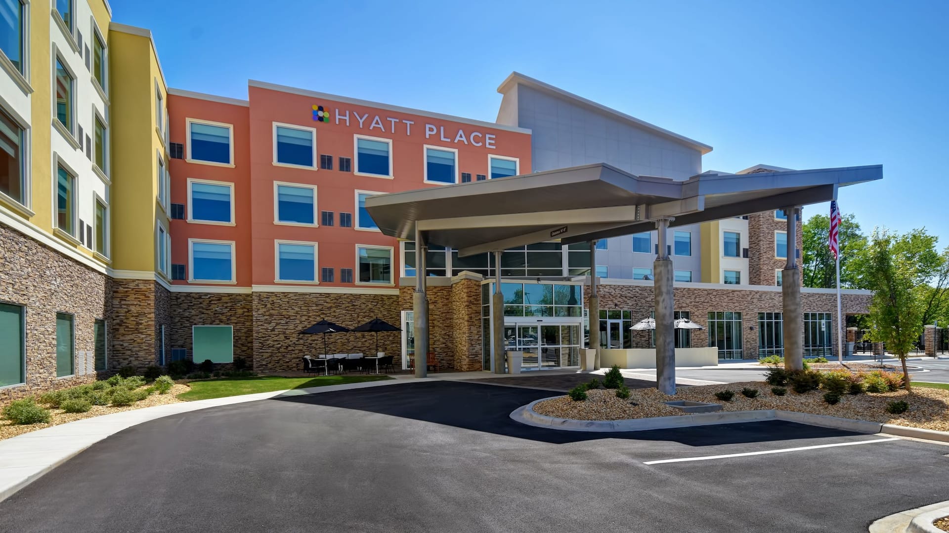 Hyatt Place Huntsville/Research Park Exterior Entrance Day