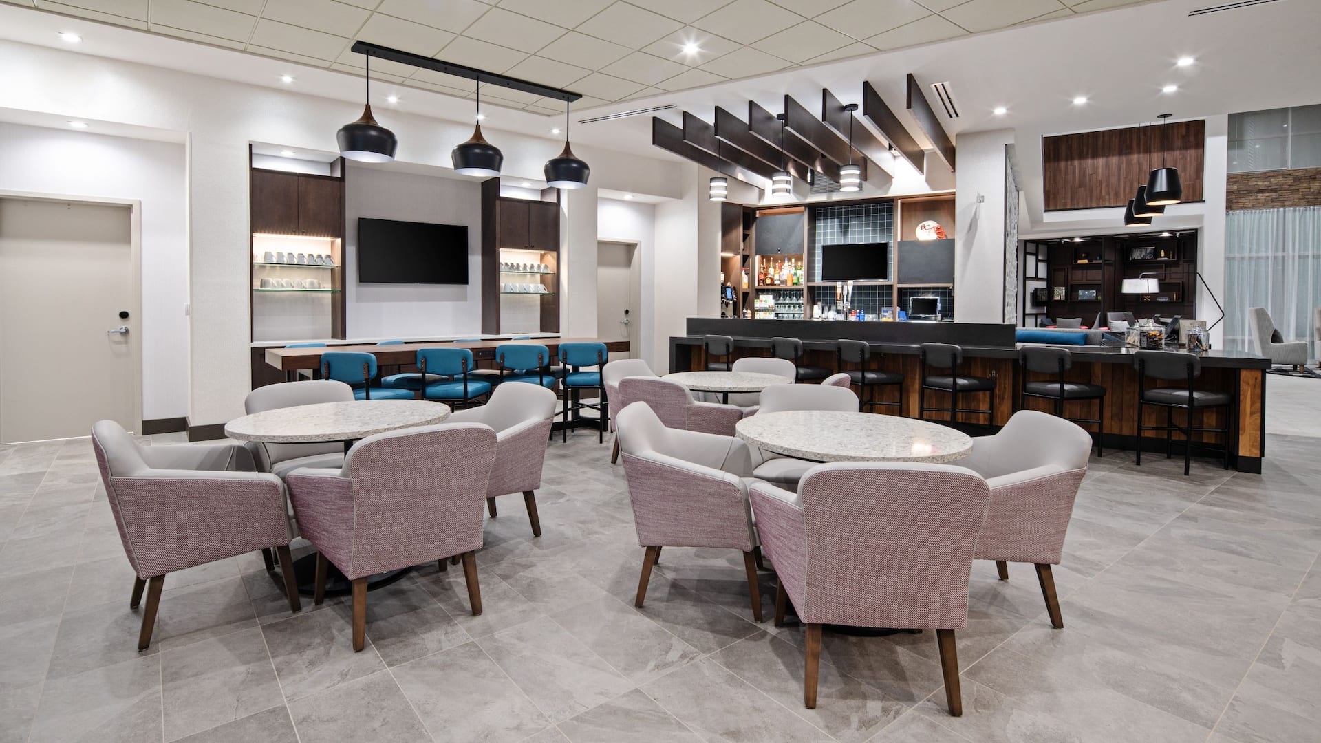 Hyatt Place Bakersfield Bar and Lounge