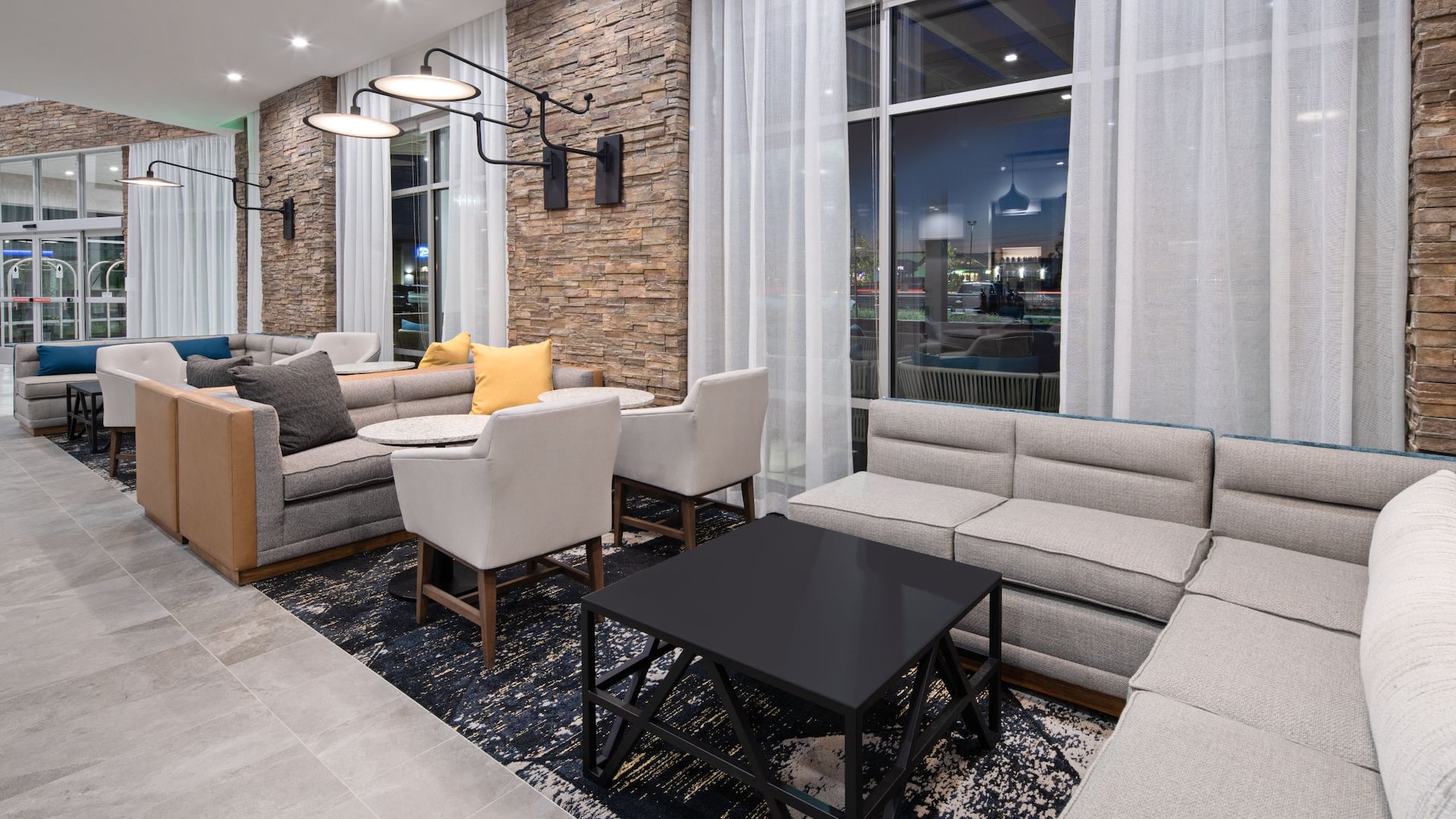 Hyatt Place Bakersfield Bar and Lounge