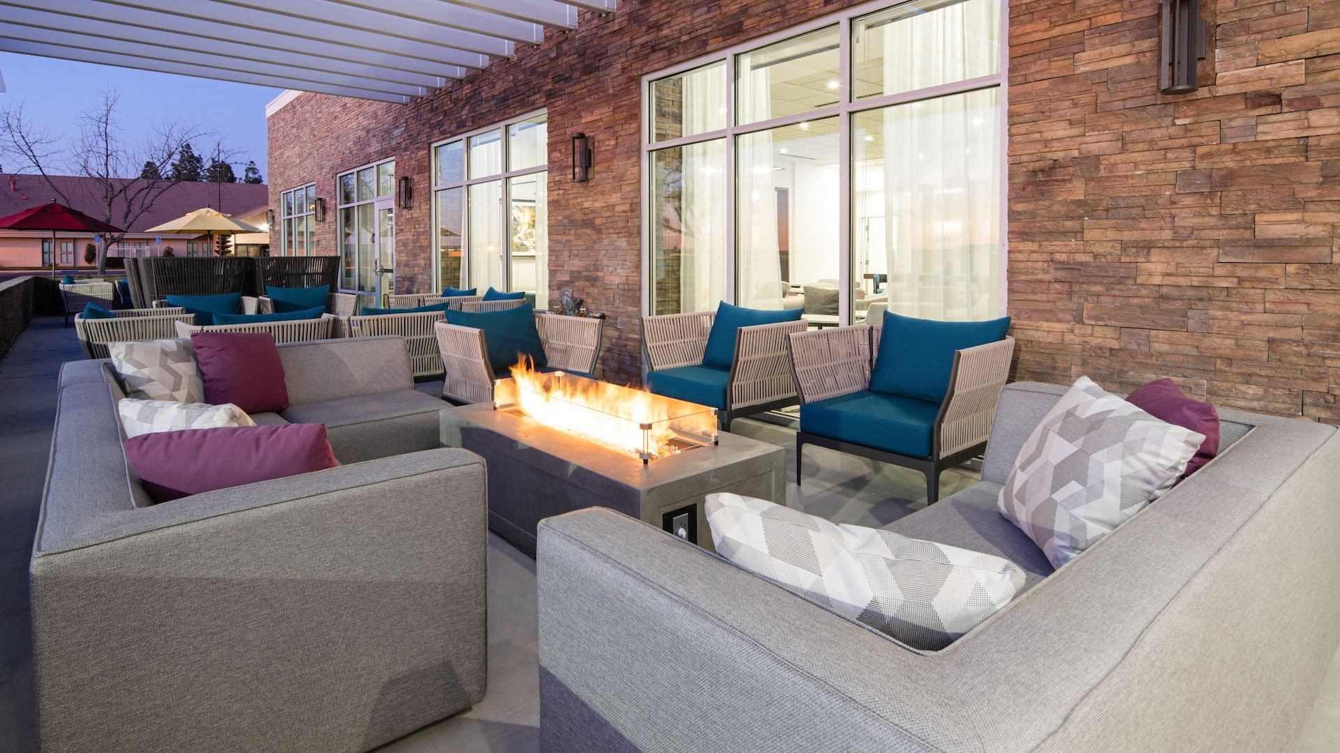 Hyatt Place Bakersfield Patio