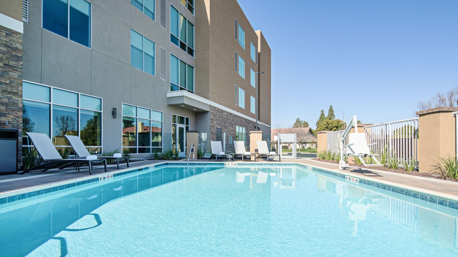 Hyatt Place Bakersfield Pool