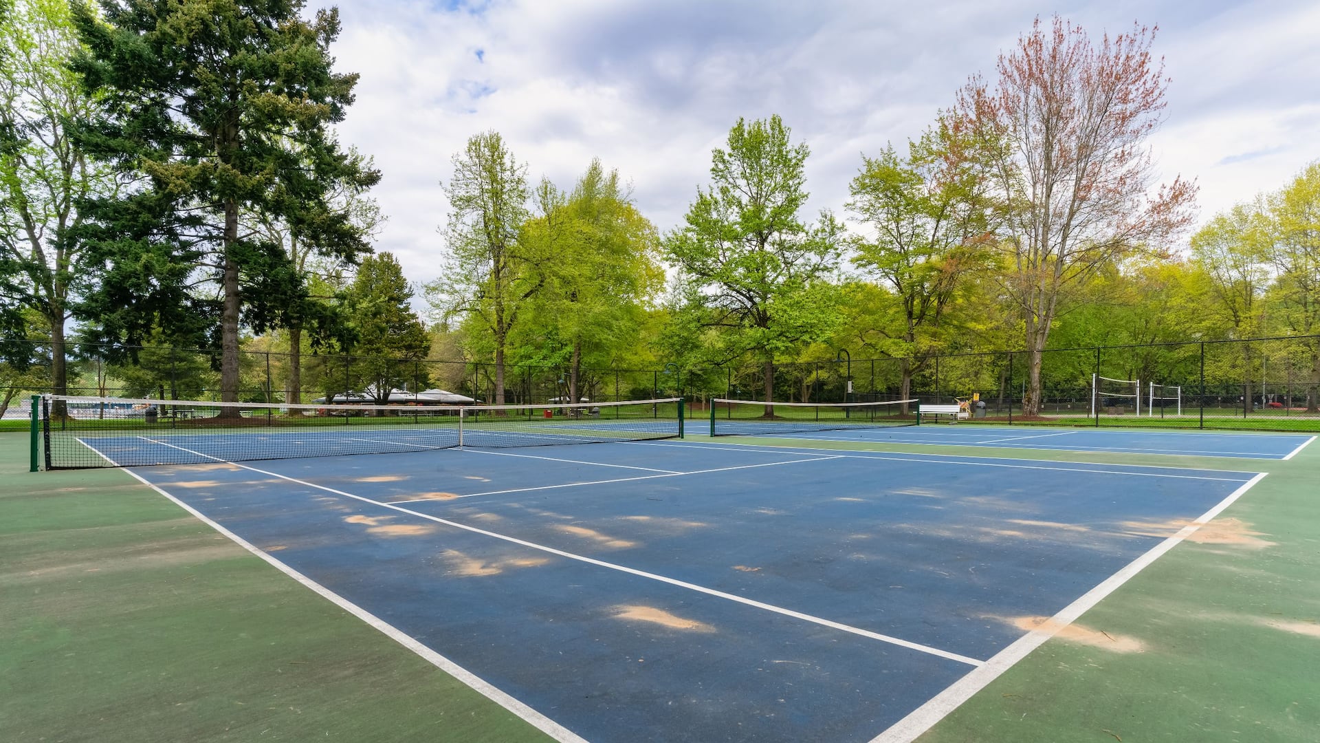 Hyatt Regency Lake Washington at Seattle's Southport Gene Coulon Park Tennis Court