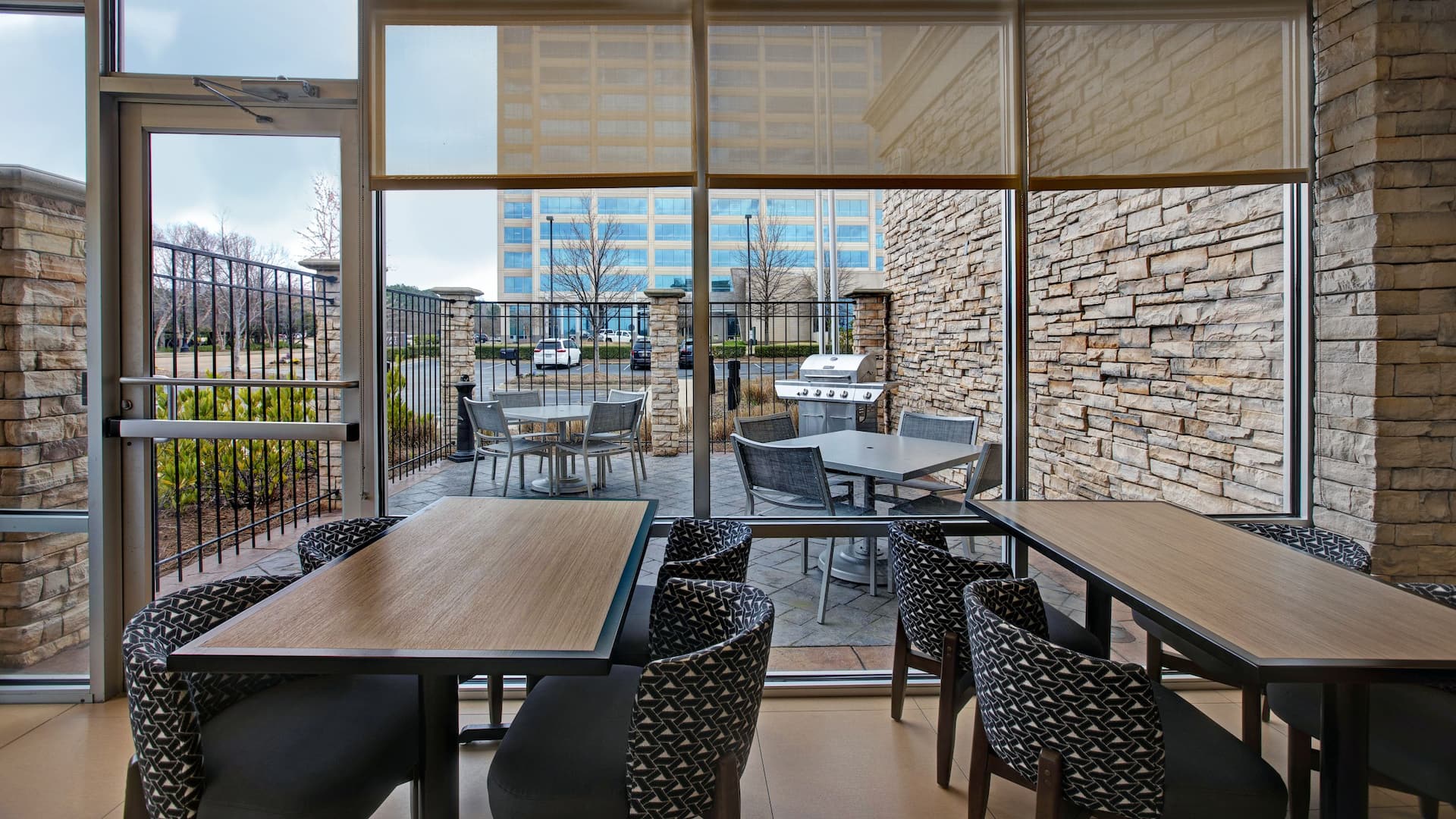 Hyatt Place Jackson/Ridgeland Sun Room Patio