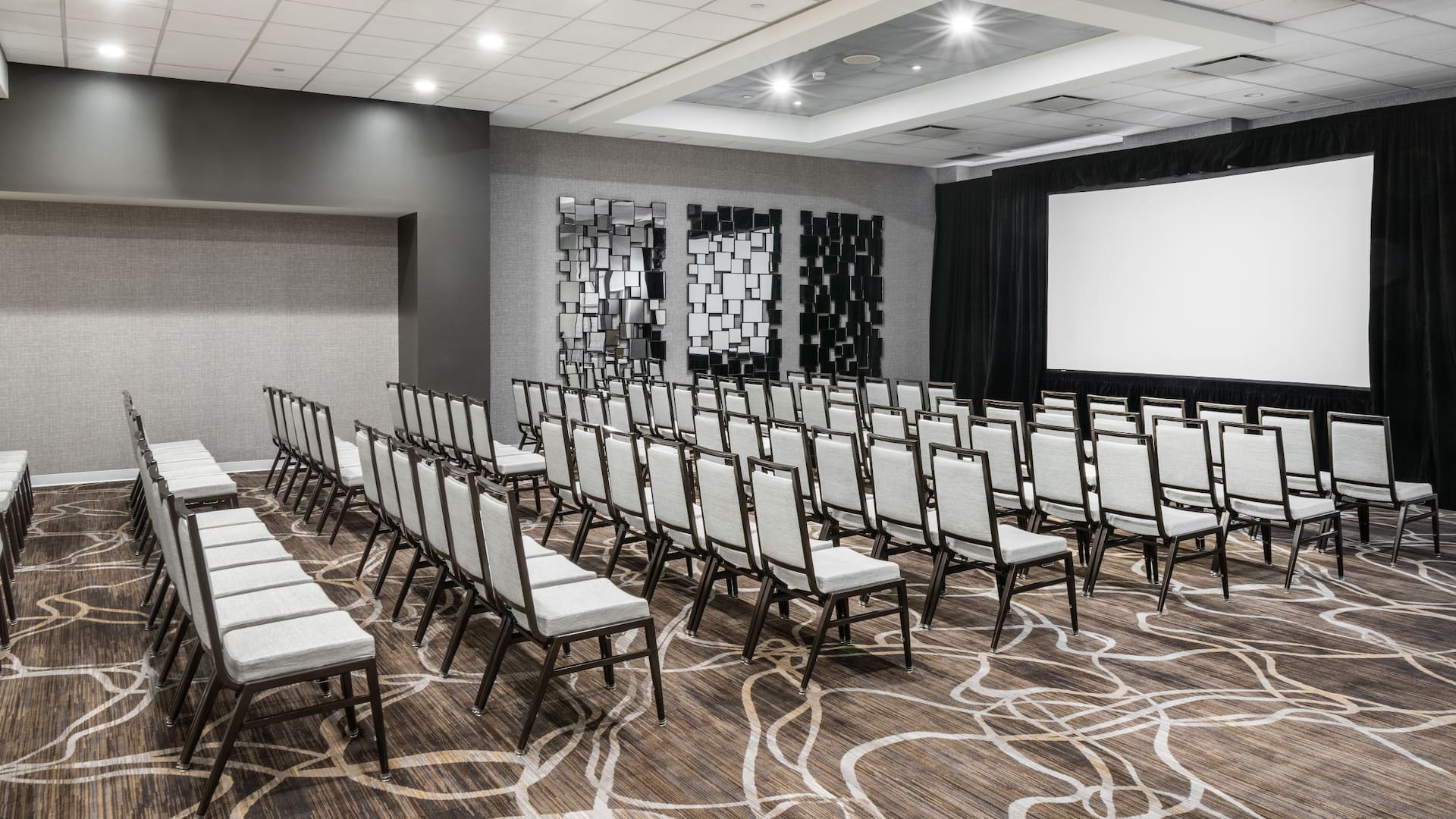 Hyatt Regency Long Island Theatre Large