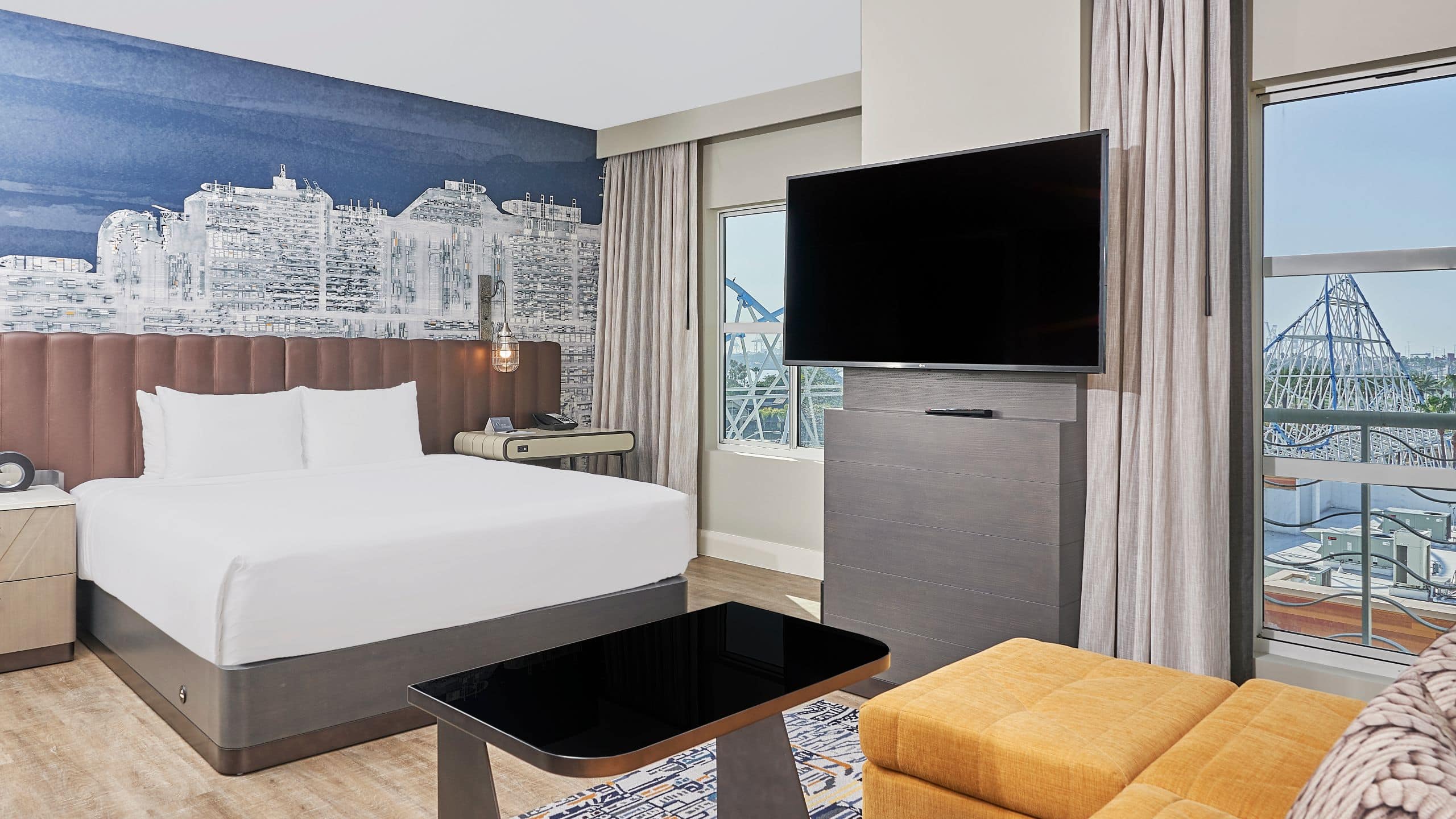1/1 Hyatt Centric The Pike Long Beach Deluxe King