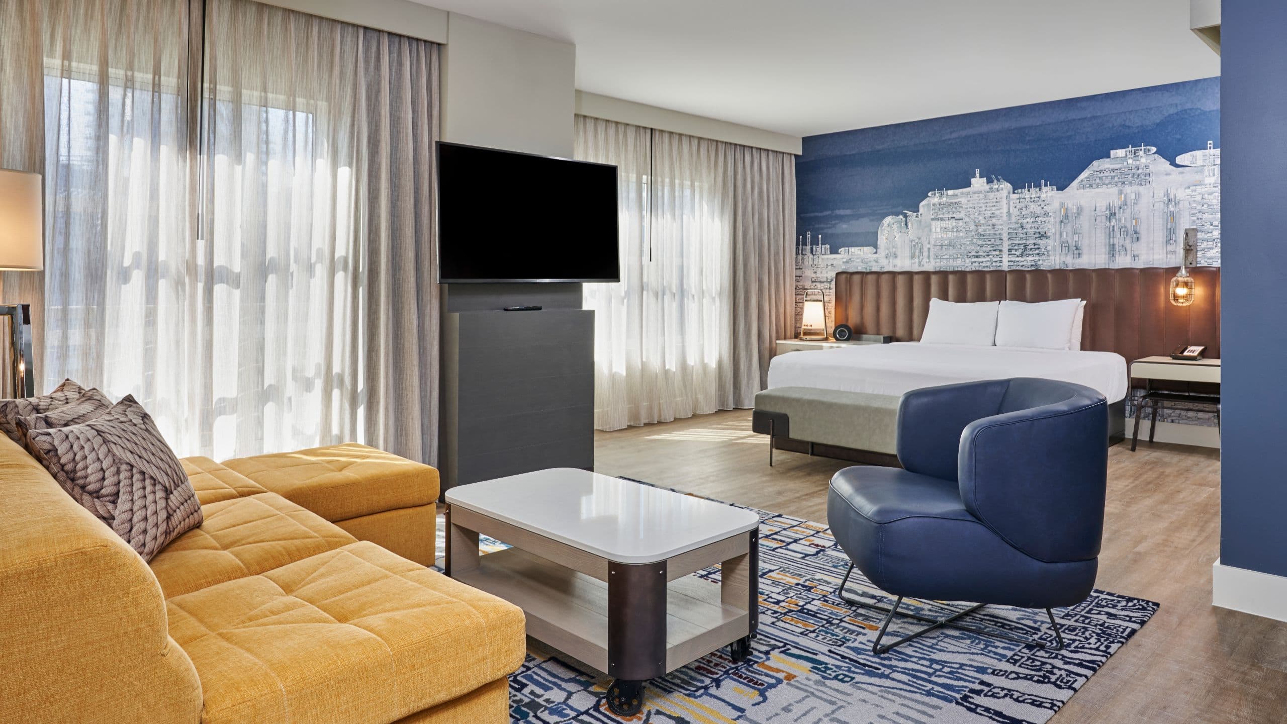 1/2 Hyatt Centric The Pike Long Beach Master Suite