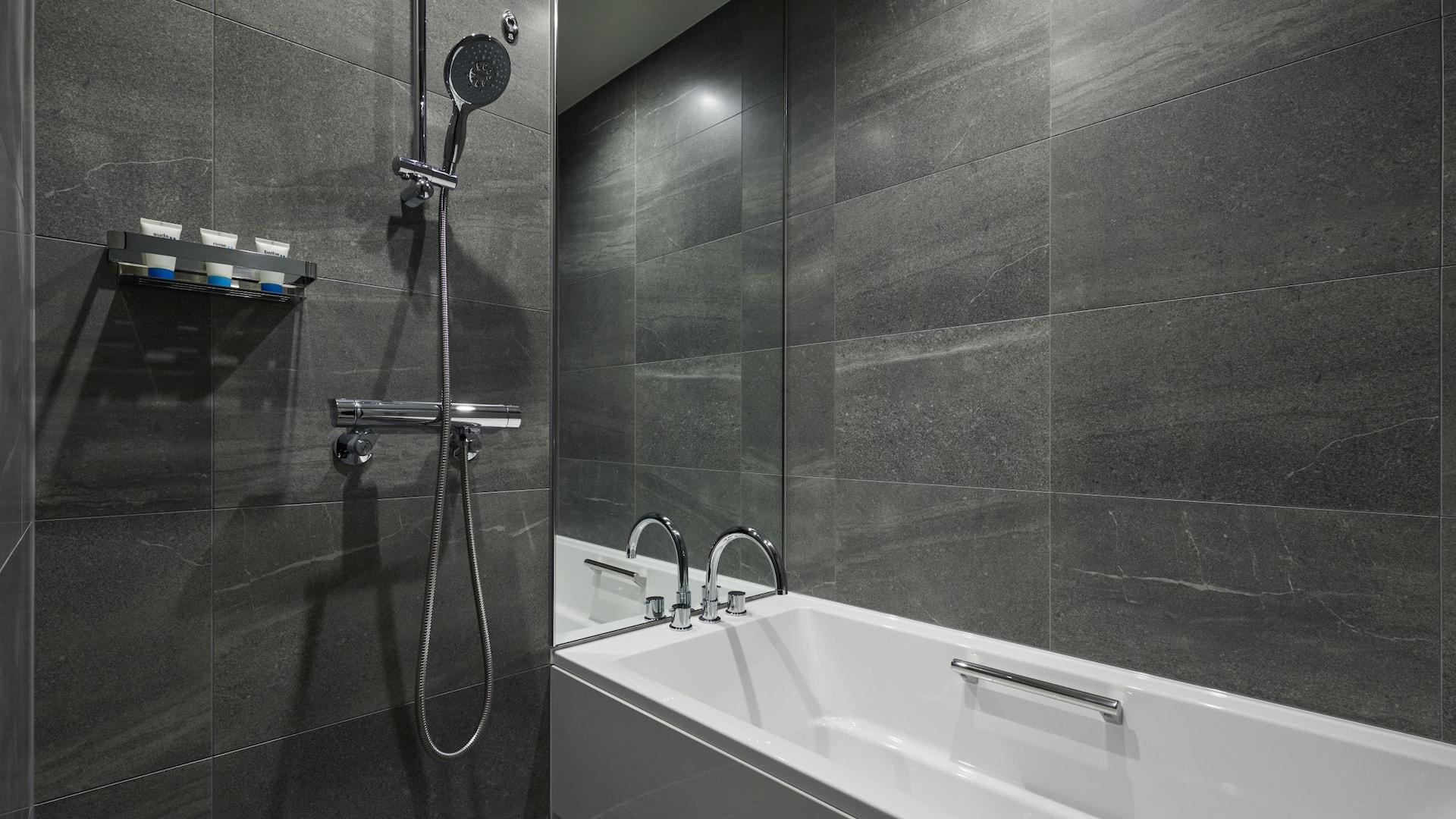 3/3 Hyatt House Kanazawa Bathroom