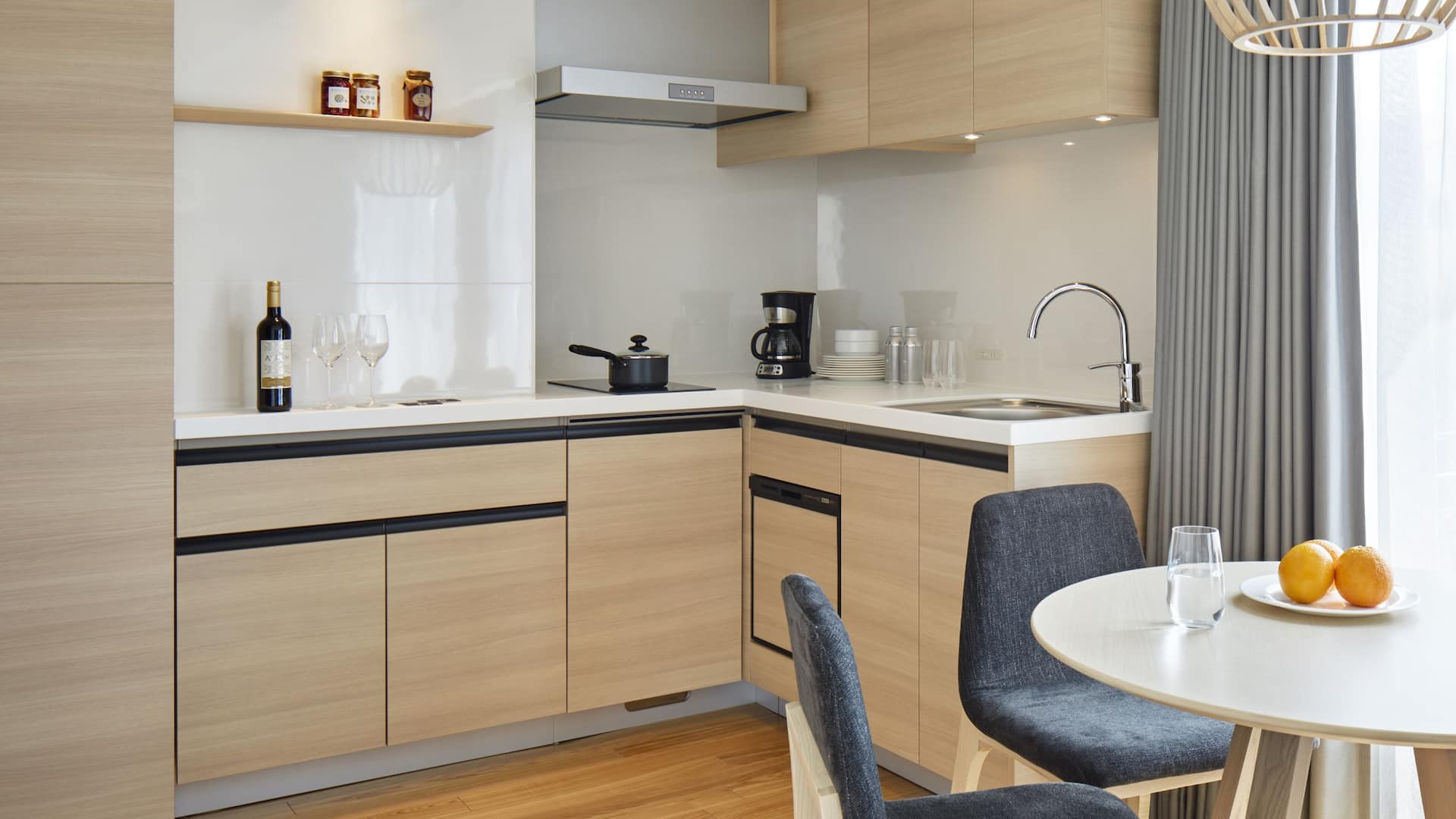 4/8 Hyatt House Kanazawa One Bedroom Kitchen Suite