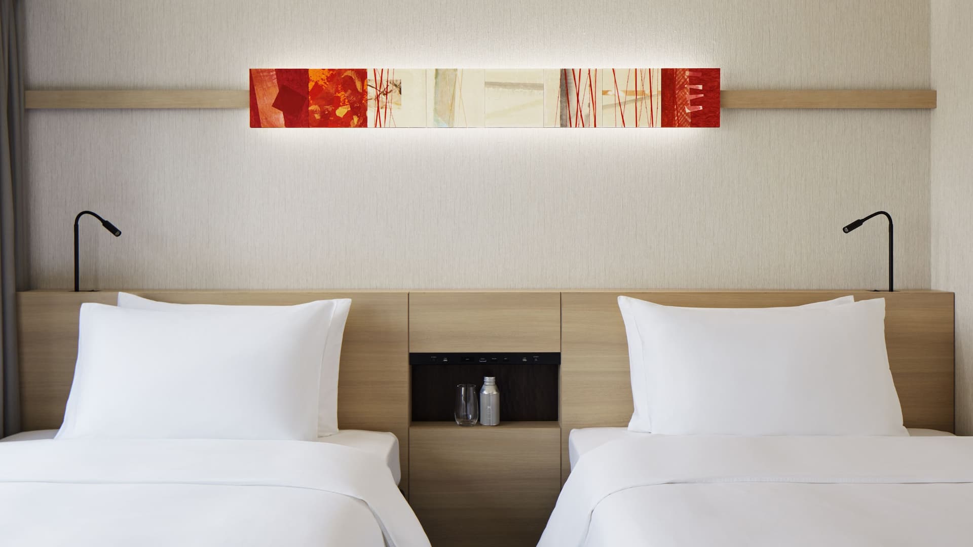 7/10 Hyatt House Kanazawa Speciality Suite Bedroom