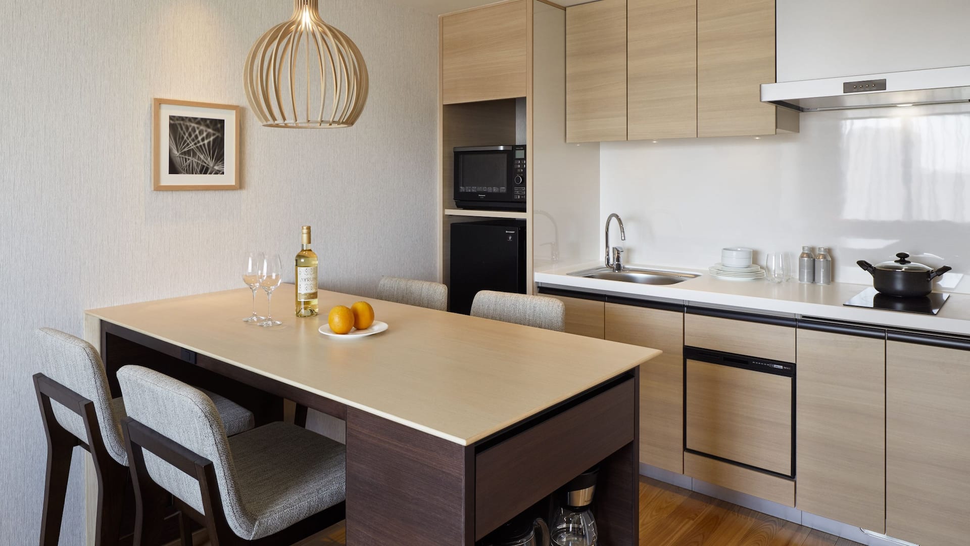4/10 Hyatt House Kanazawa Speciality Suite Kitchen Daytime