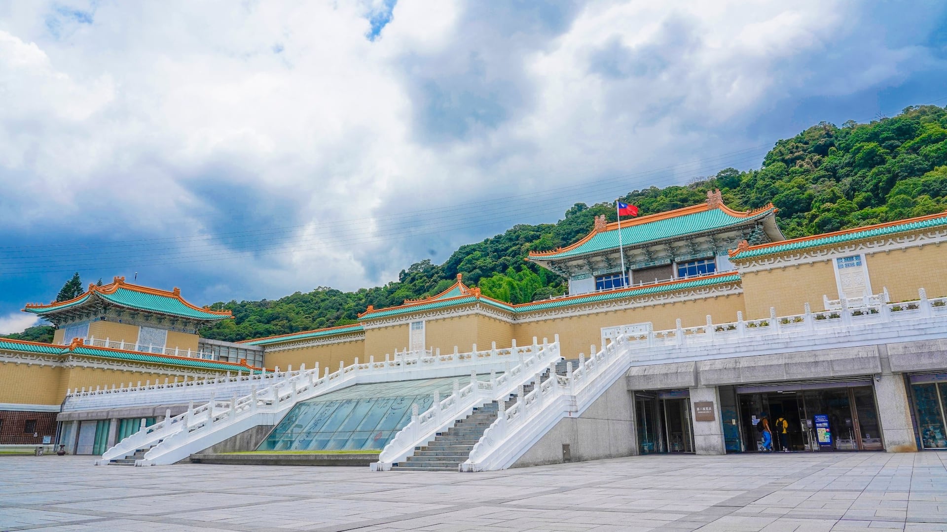 Grand Hyatt Taipei Palace Museum
