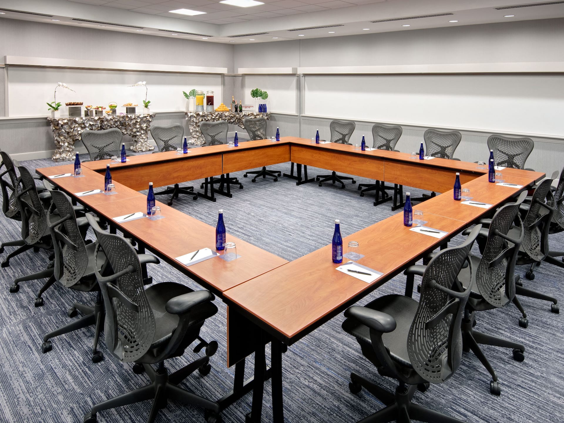 Hyatt Regency Dulles Layton Room