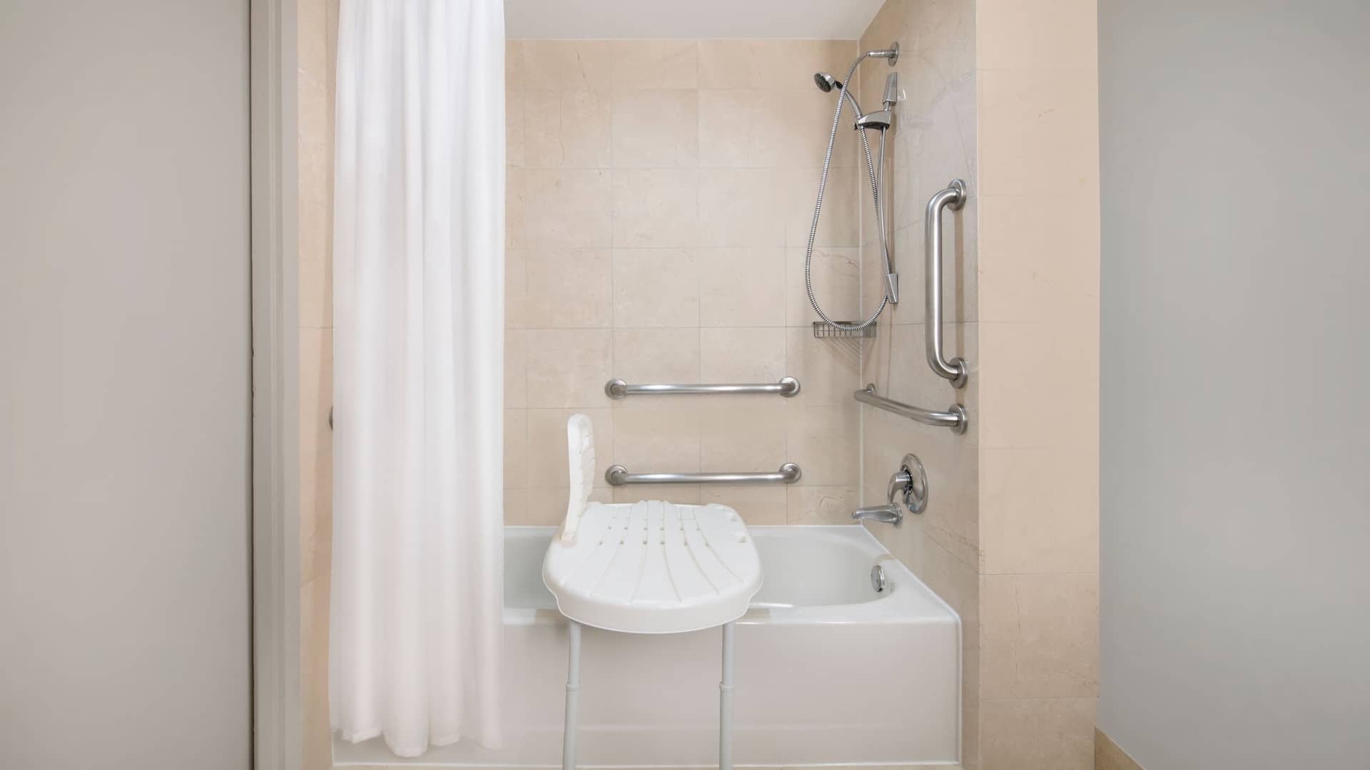 Hyatt Regency Dulles ADA Bathtub