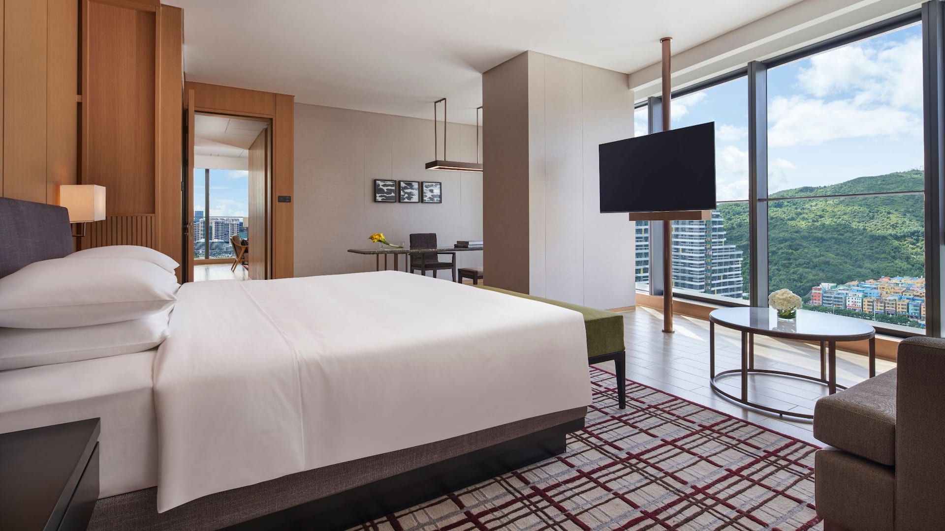 Hyatt Regency Hengqin Premium Suite Bedroom