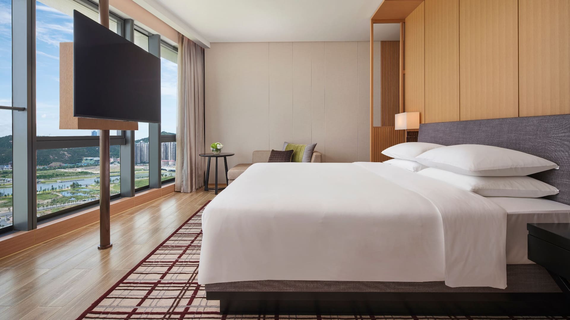 Hyatt Regency Hengqin Regency Executive Suite Bedroom