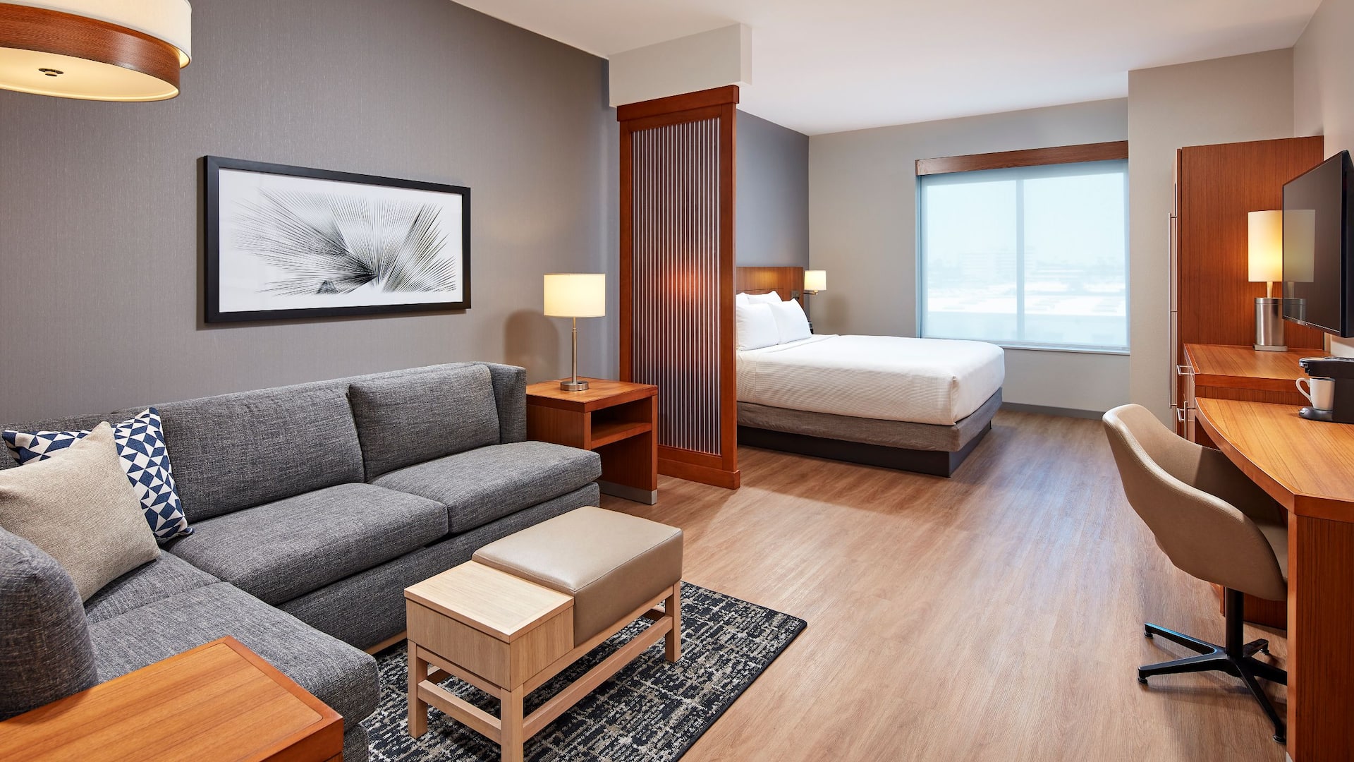 Hyatt Place Los Angeles/LAX/El Segundo King Guestroom