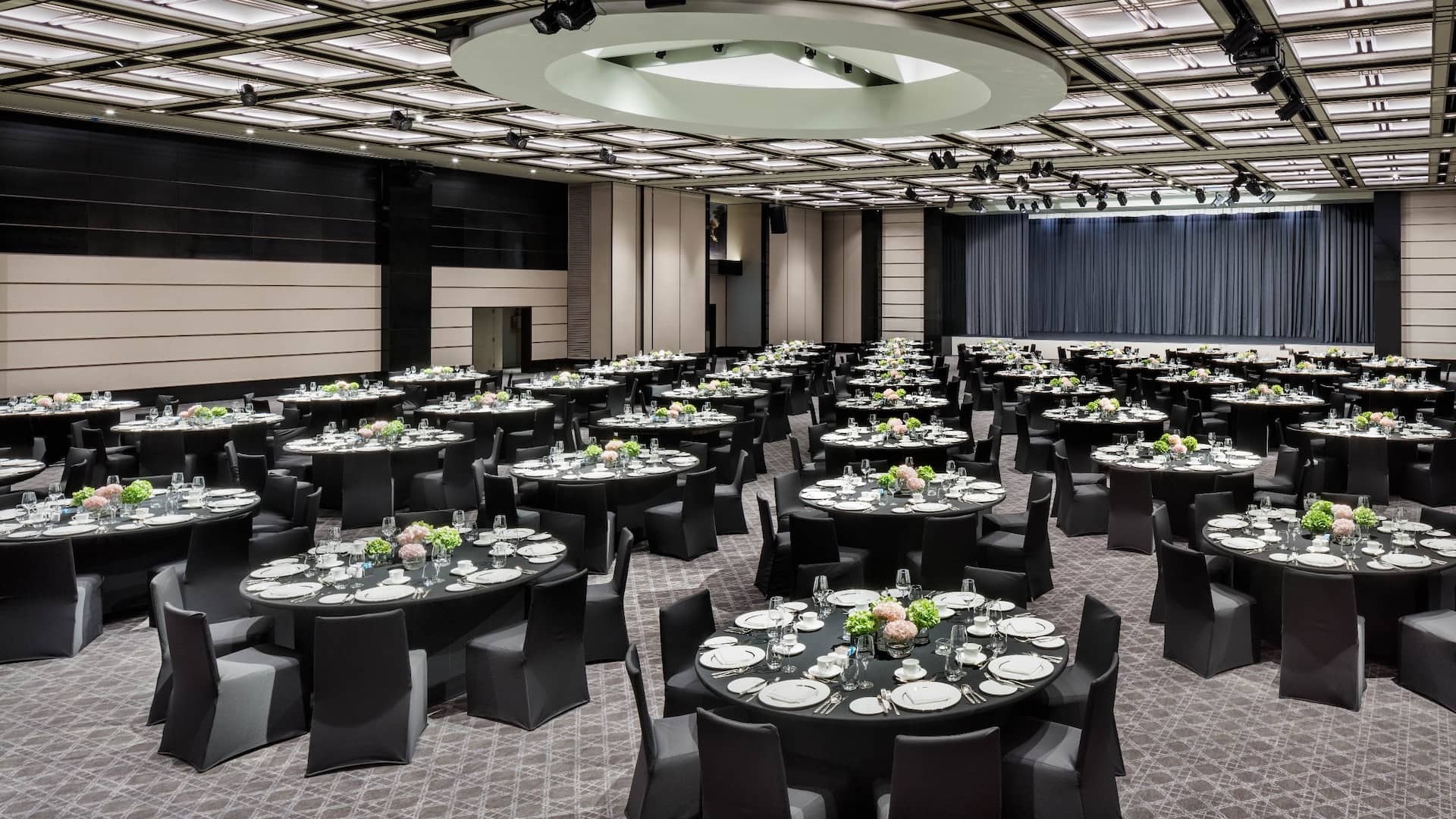 Grand Hyatt Seoul Grand Ballroom Round Table Side
