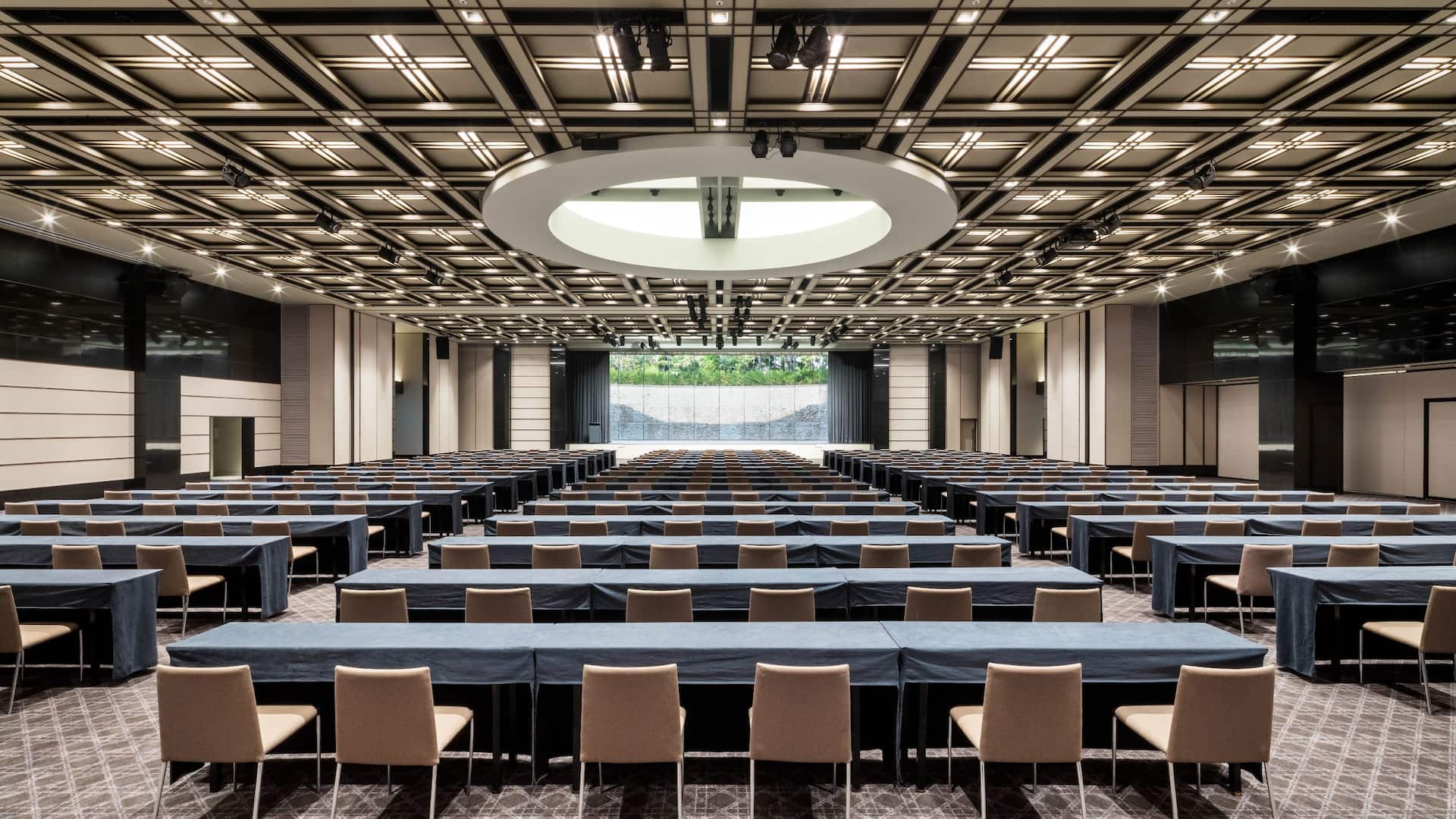 Grand Hyatt Seoul Grand Ballroom Fountain Class Table