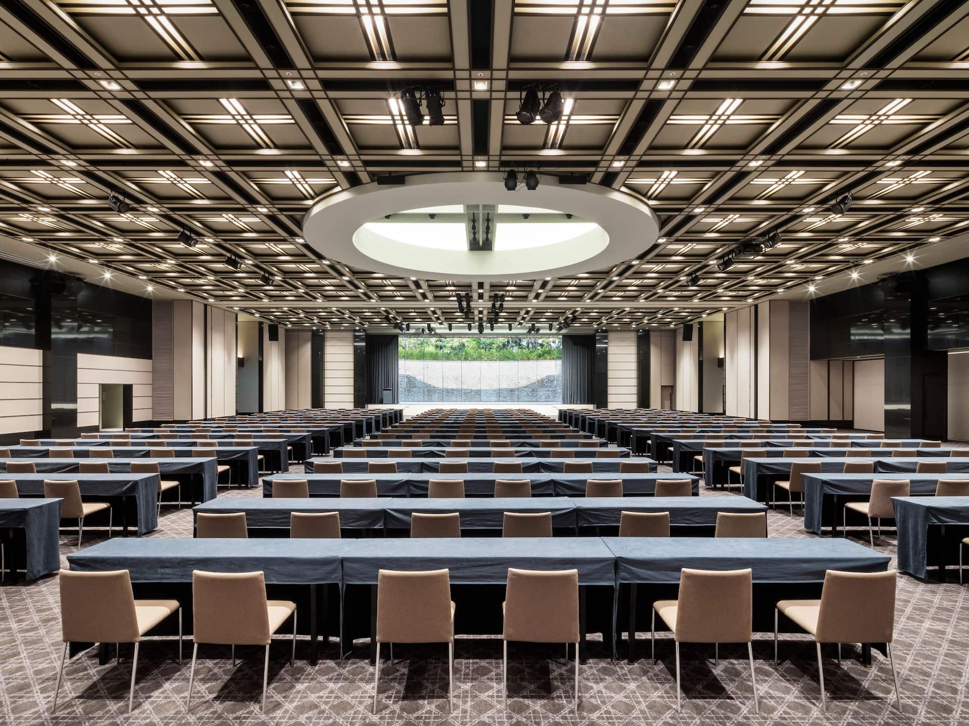 Grand Hyatt Seoul Grand Ballroom Fountain Class Table