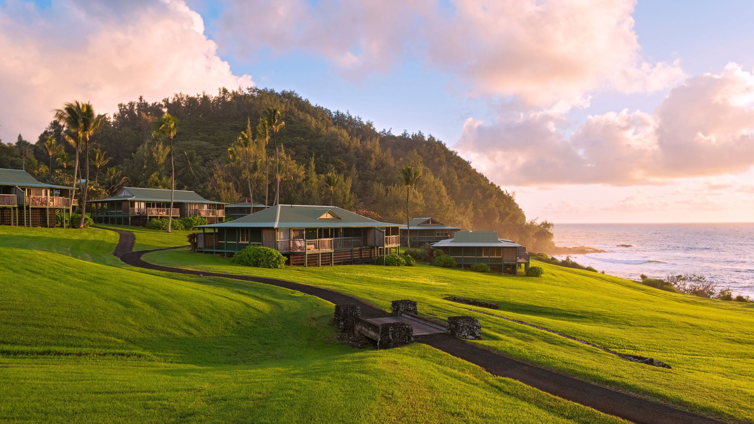 Maui Oceanfront Rooms & Suites Near Black Sand Beach ...