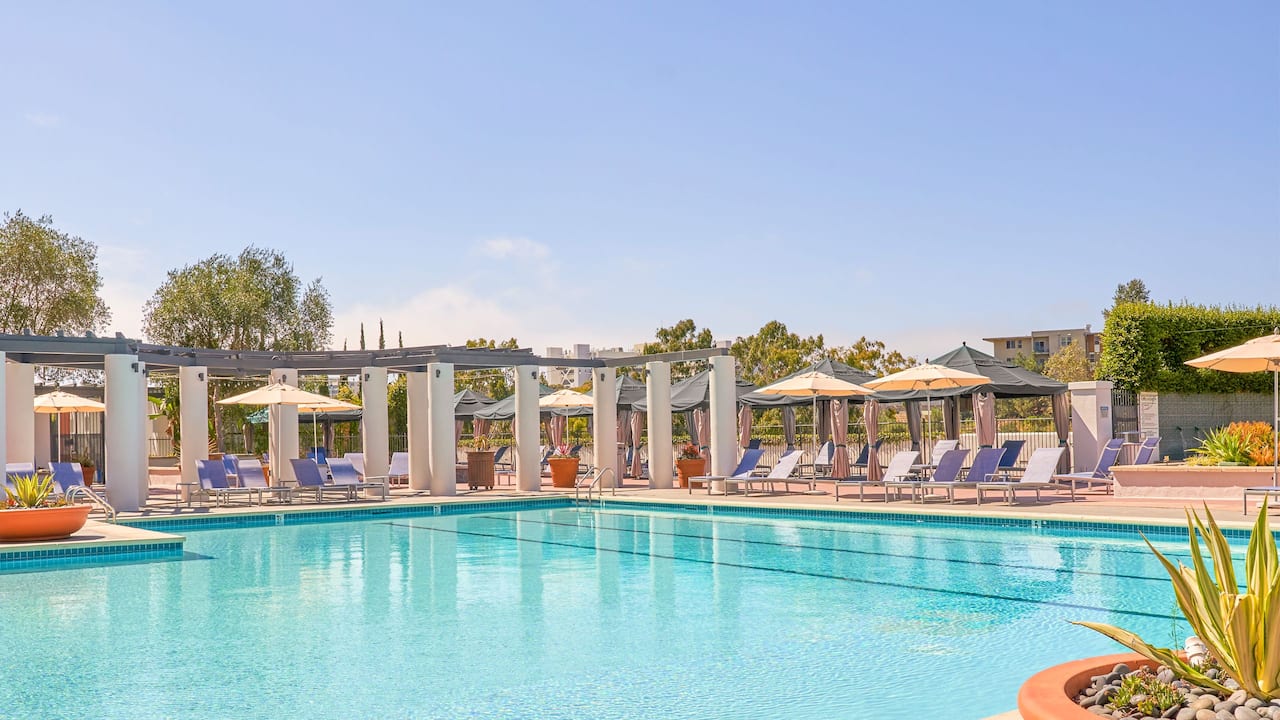 Pool & Cabanas