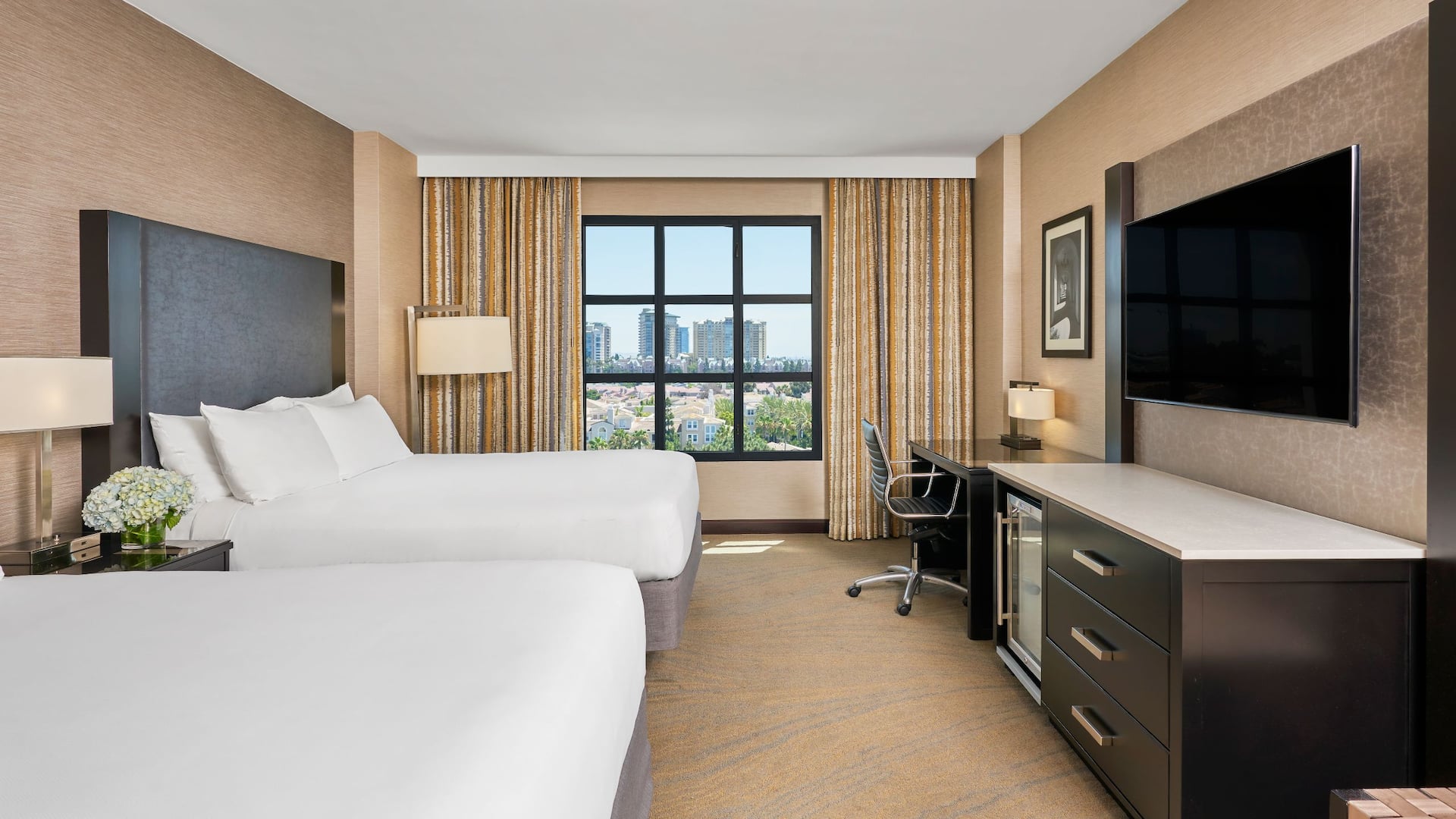 2 of 3 Hyatt Regency La Jolla at Aventine Queen Standard View
