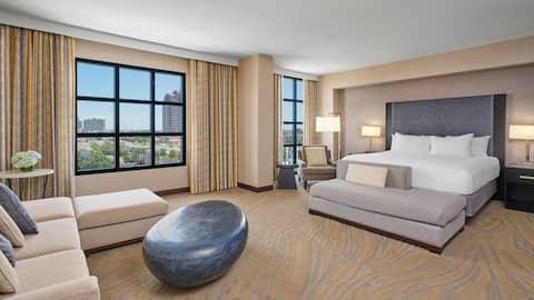 Hotel Near UCSD and La Jolla Beach | Hyatt Regency La Jolla at Aventine