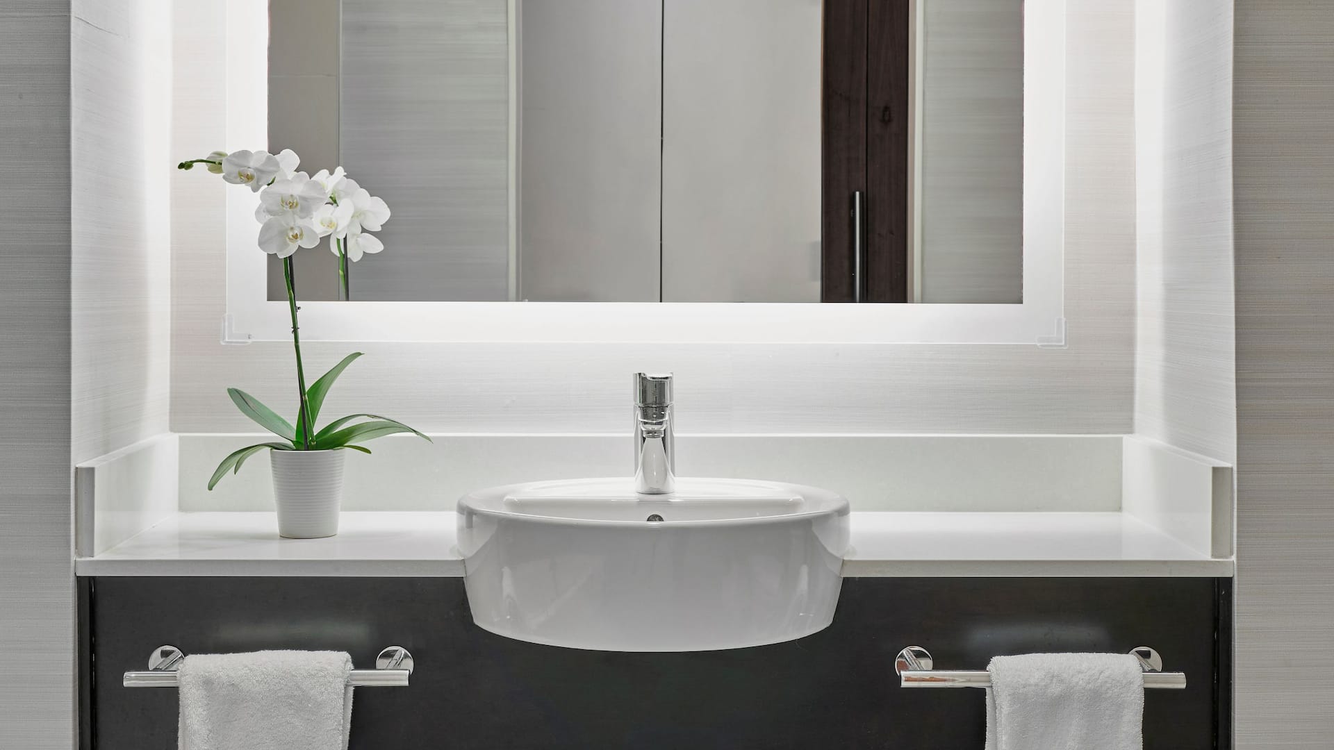 5 of 5 Hyatt Regency La Jolla at Aventine Bathroom Vanity