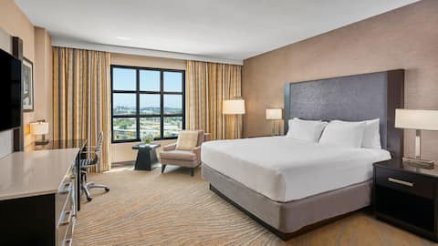 Hotel Near UCSD and La Jolla Beach | Hyatt Regency La Jolla at Aventine