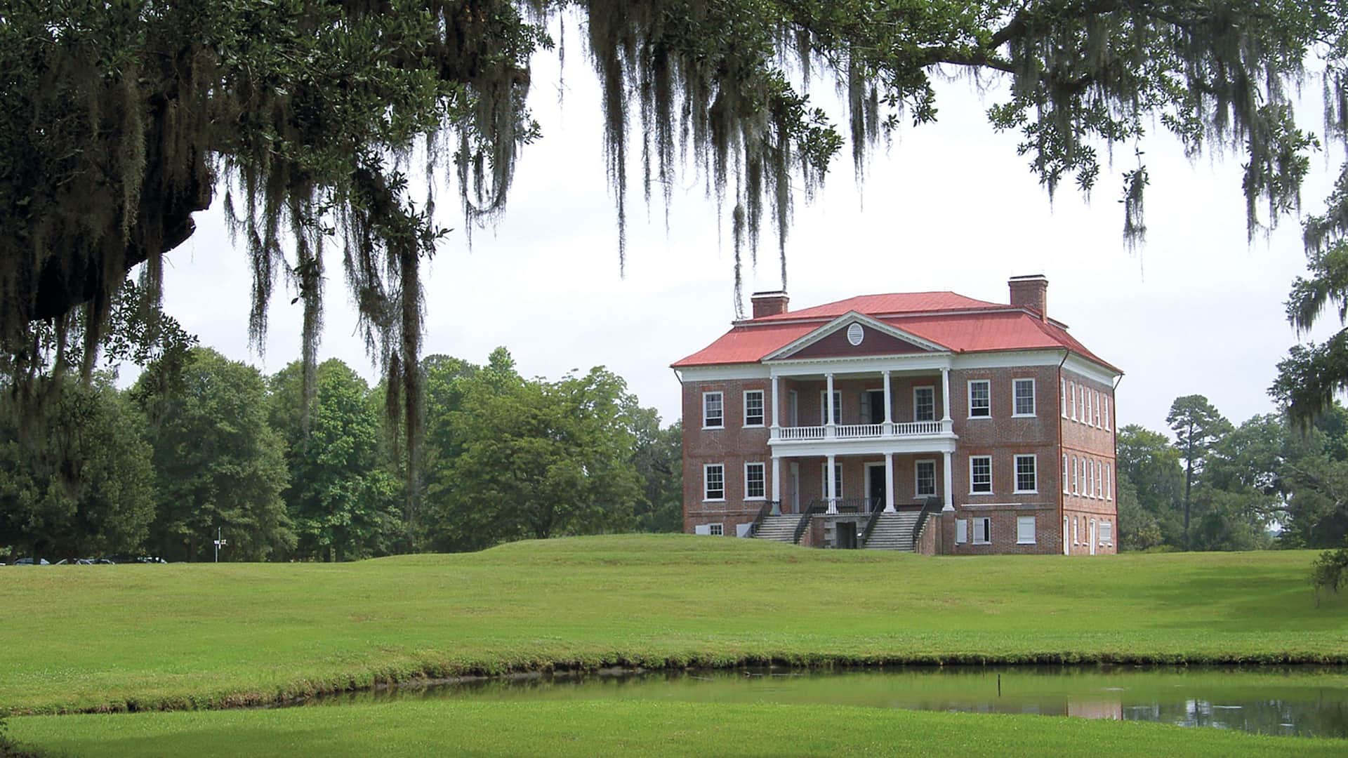 Hyatt House Charleston / Mount Pleasant Drayton Hall
