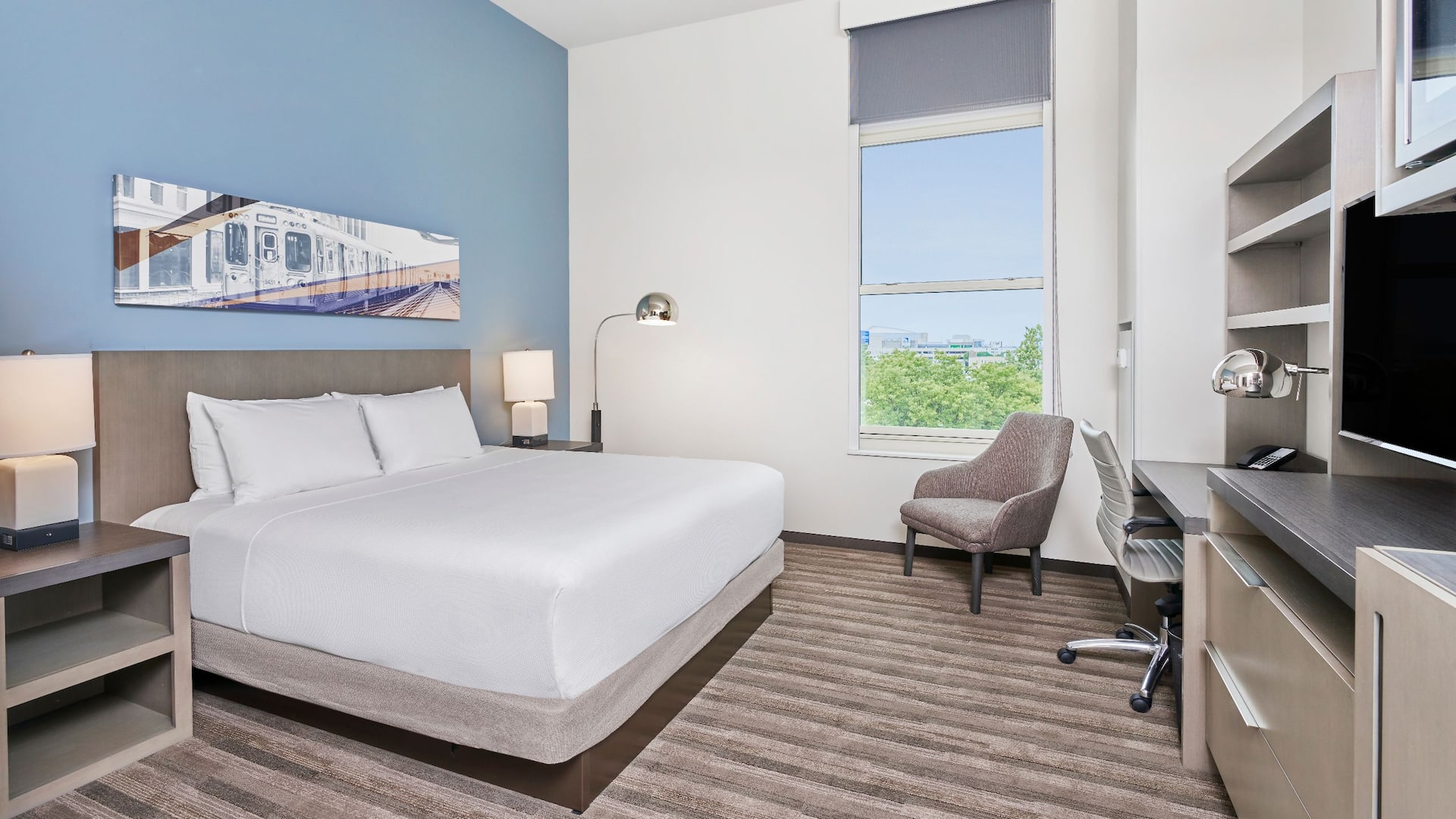 Hyatt House Chicago - Medical / University District King Guestroom