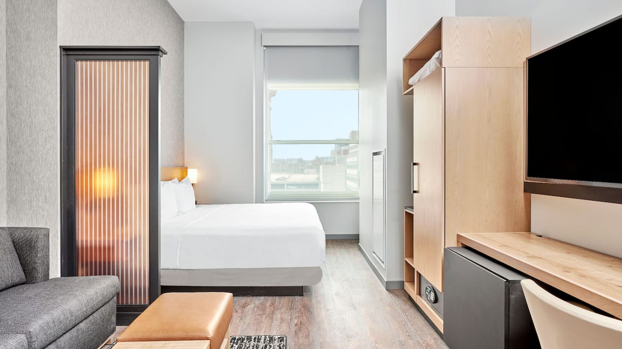 King Guestroom