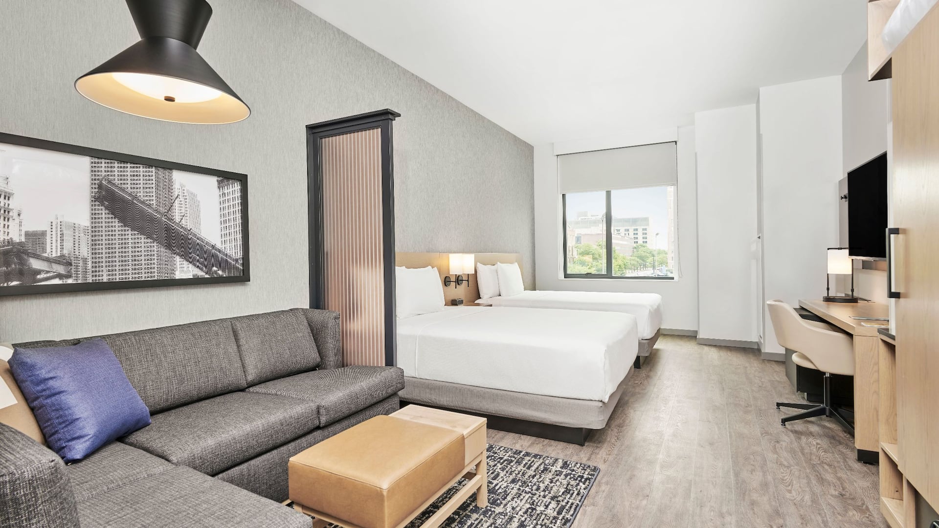 1 de 4 Hyatt Place Chicago – Medical / University District Two Queen Guestroom