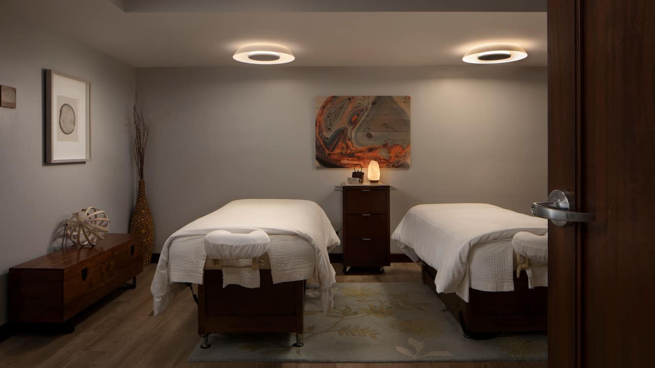 Relaxing treatment room for two at Spa Adeline