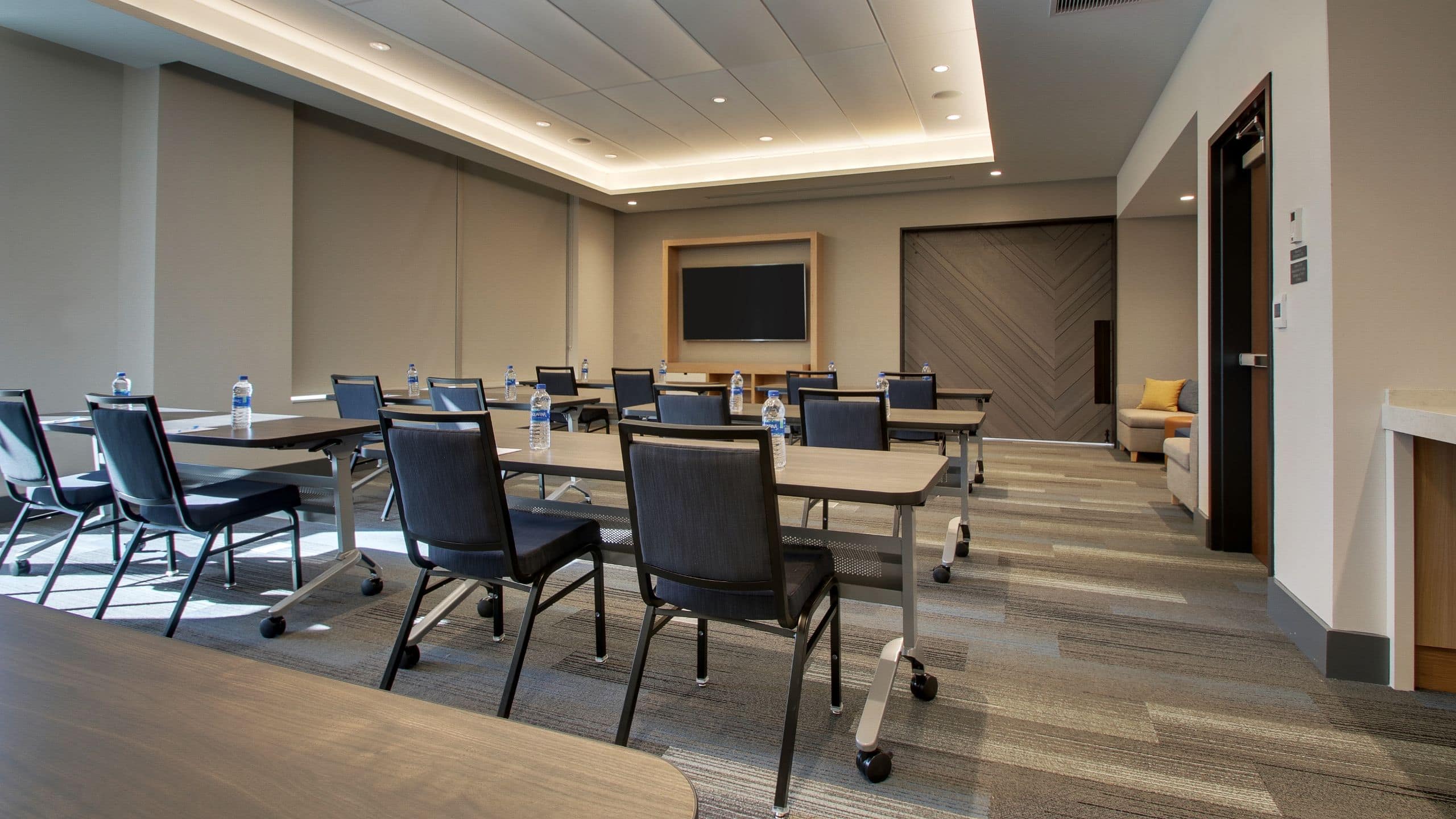 Hyatt House Chicago / Oak Brook Meeting Room