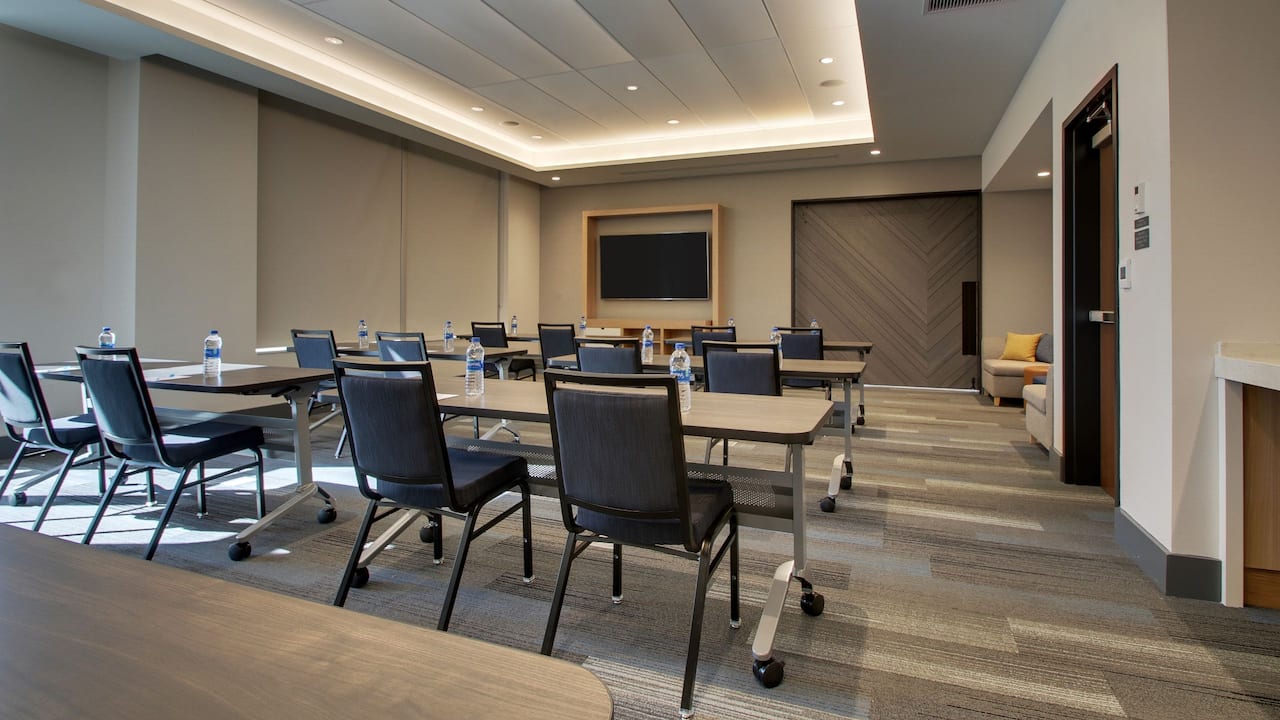 Meeting and Event Venue in Oak Brook, IL | Hyatt House Chicago / Oak Brook