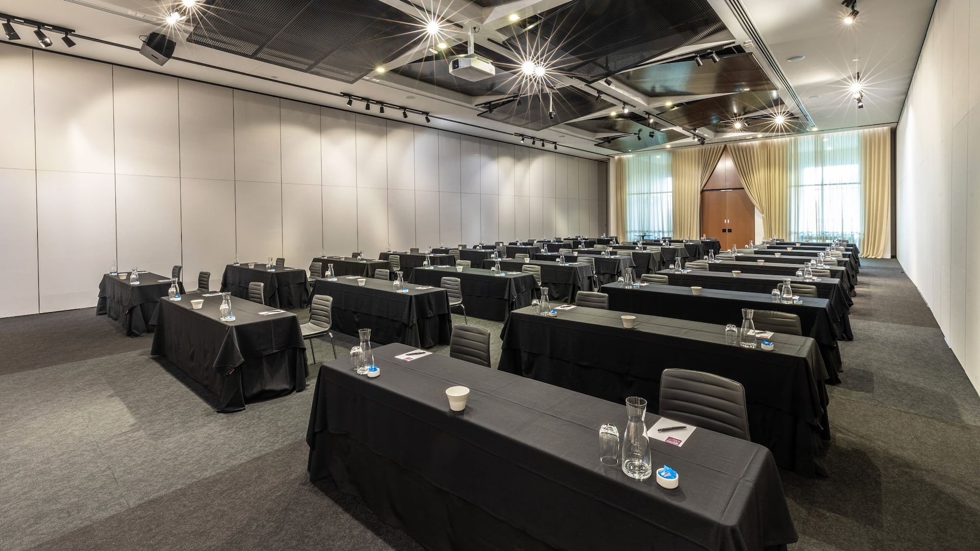 Hyatt Place Melbourne, Essendon Fields Ballroom Social Distance Setup