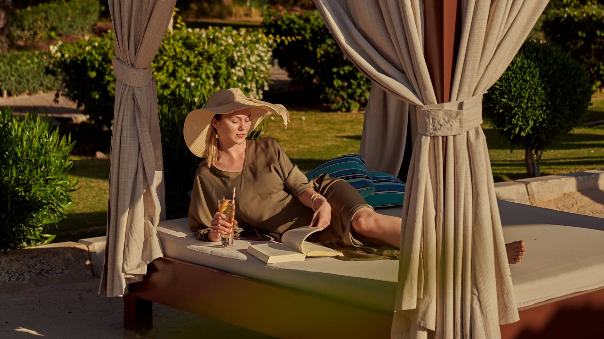 Grand Hyatt Doha Hotel & Villas Beach Cabana