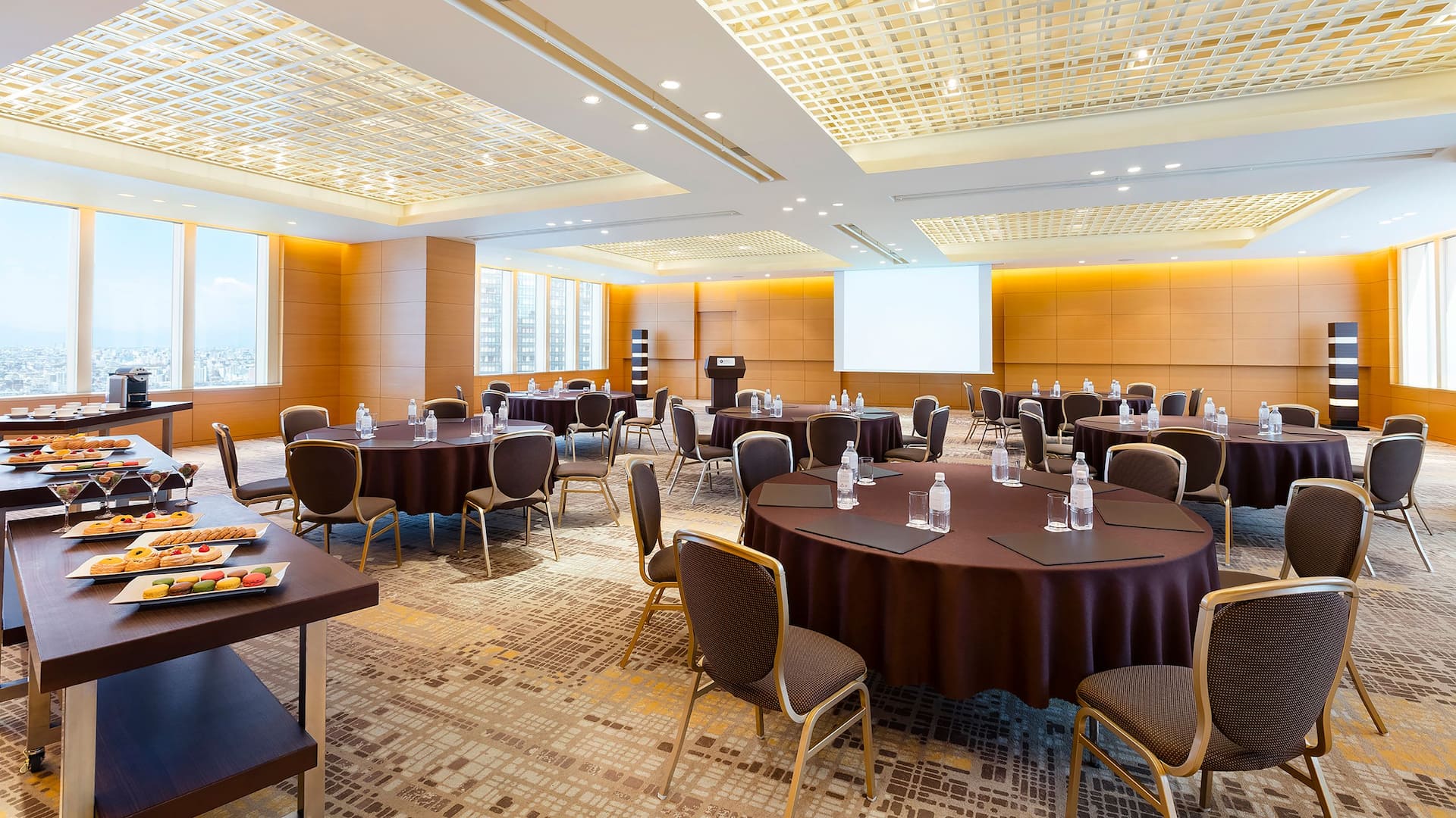Hyatt Regency Tokyo Excellence Cabaret Style